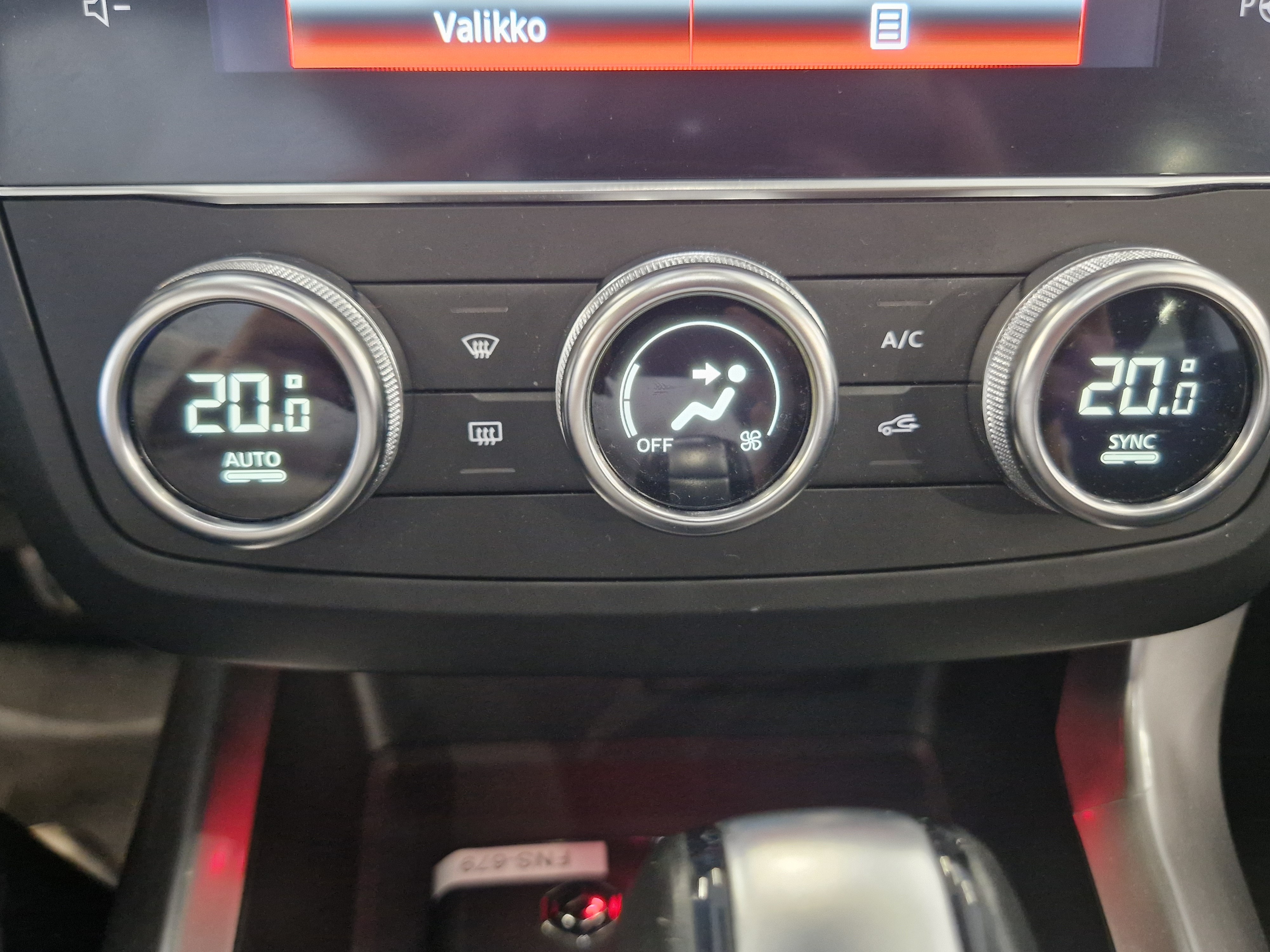 Renault KADJAR TCE 160 EDC7-AUT BOSE AT TAKUU 12KK/20TKM