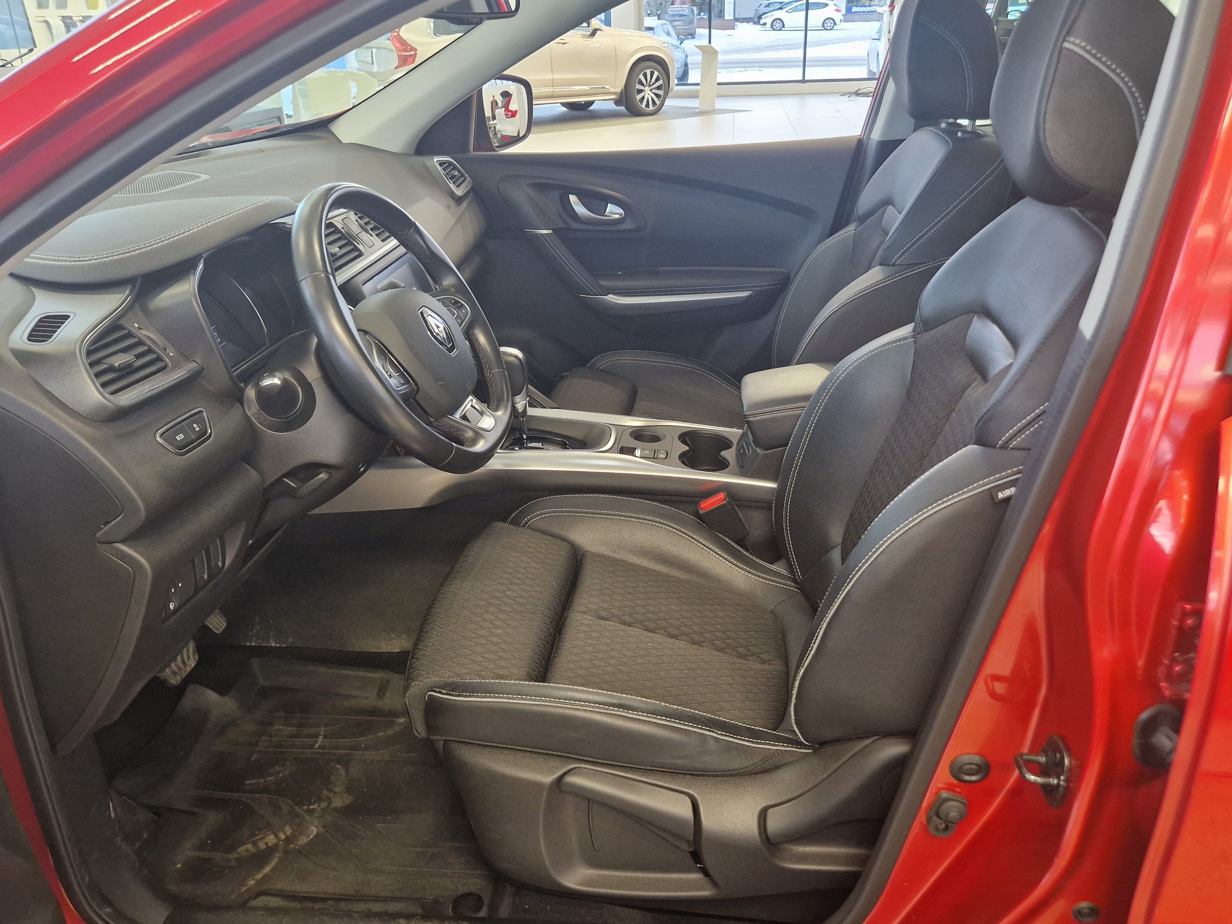 Renault KADJAR TCE 160 EDC7-AUT BOSE AT TAKUU 12KK/20TKM