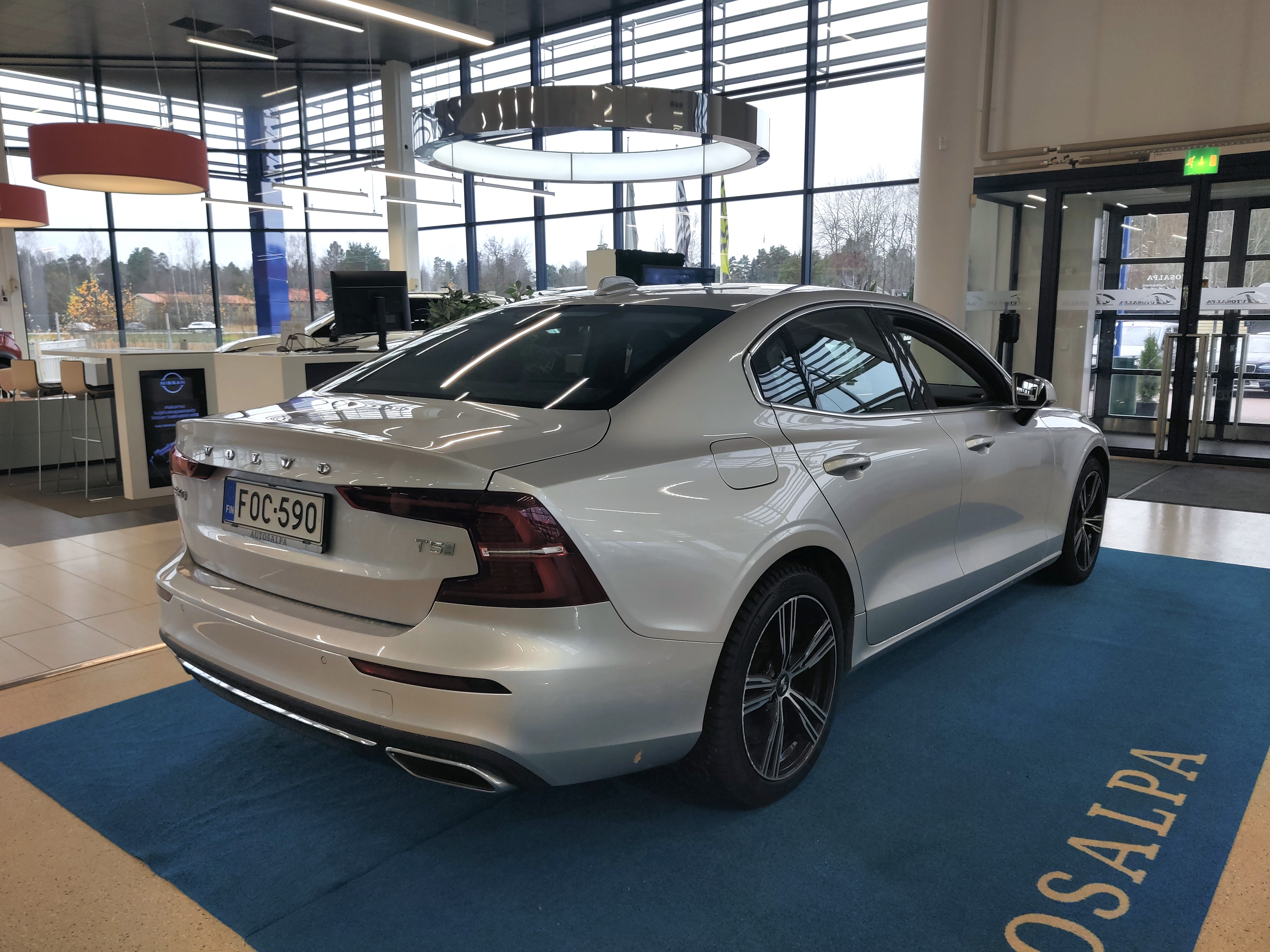 Volvo S60 T5 BUSINESS INSCRIPTION TAKUU 24KK/40TKM.