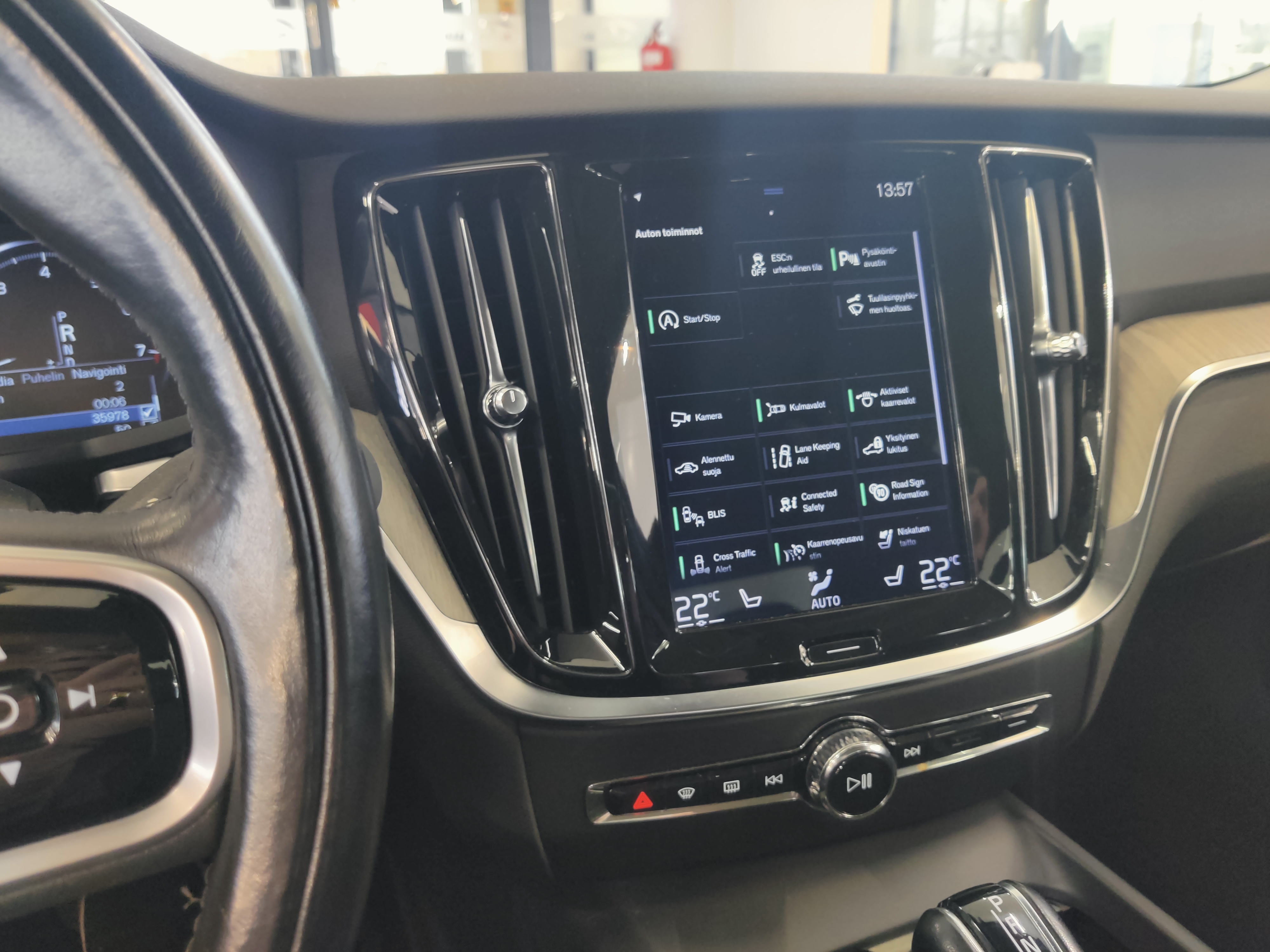 Volvo S60 T5 BUSINESS INSCRIPTION TAKUU 24KK/40TKM.