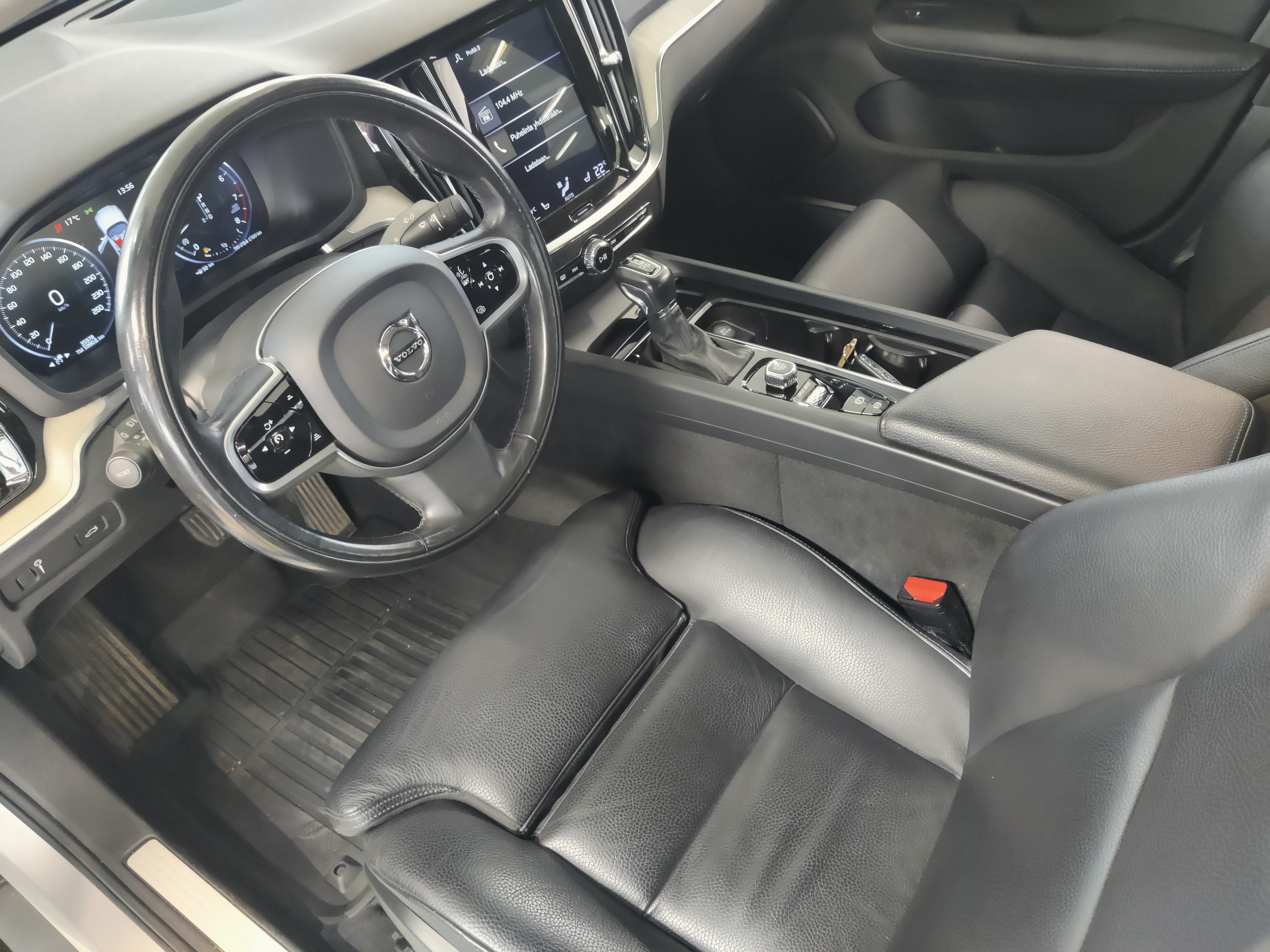 Volvo S60 T5 BUSINESS INSCRIPTION TAKUU 24KK/40TKM.