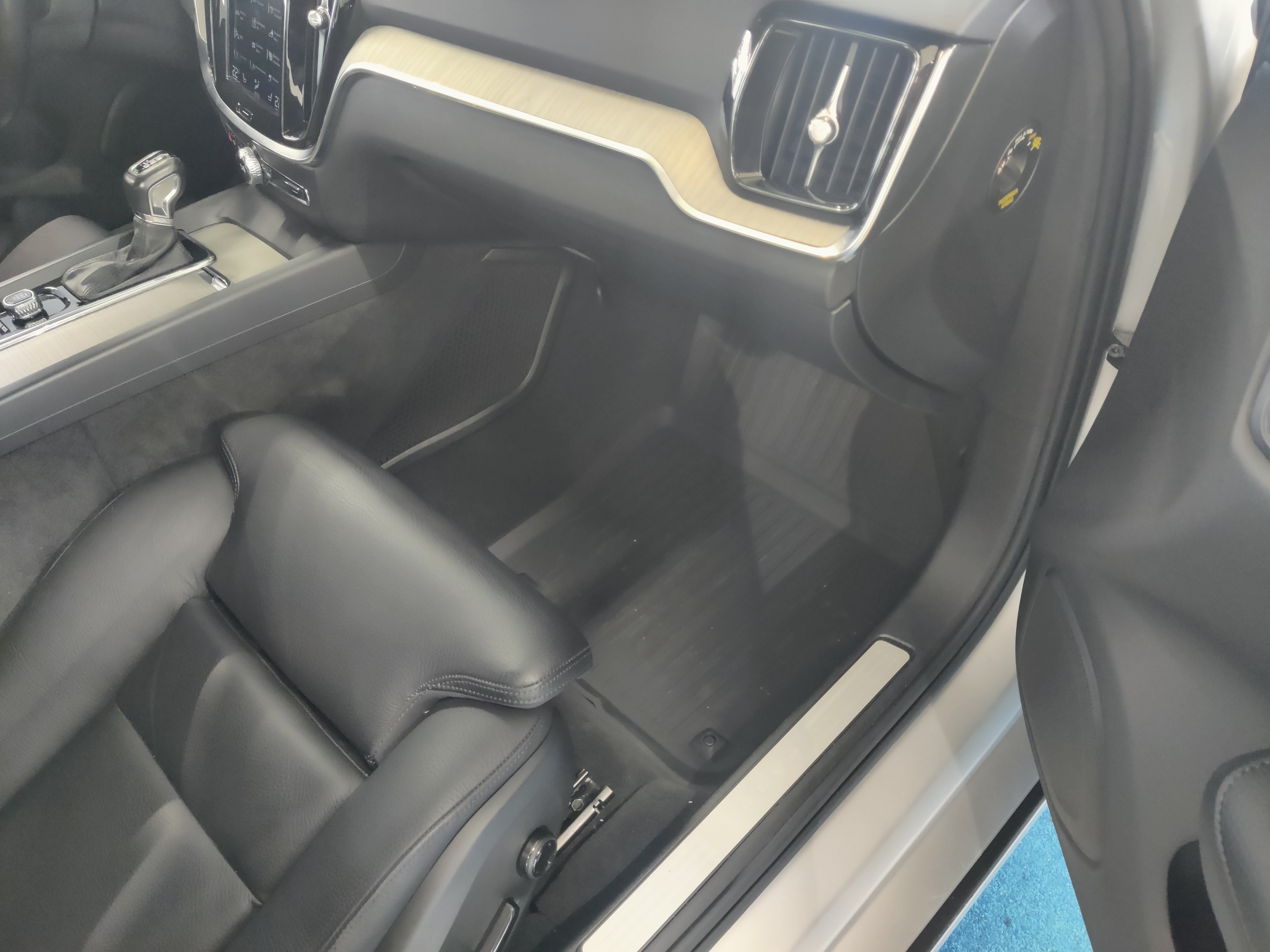 Volvo S60 T5 BUSINESS INSCRIPTION TAKUU 24KK/40TKM.