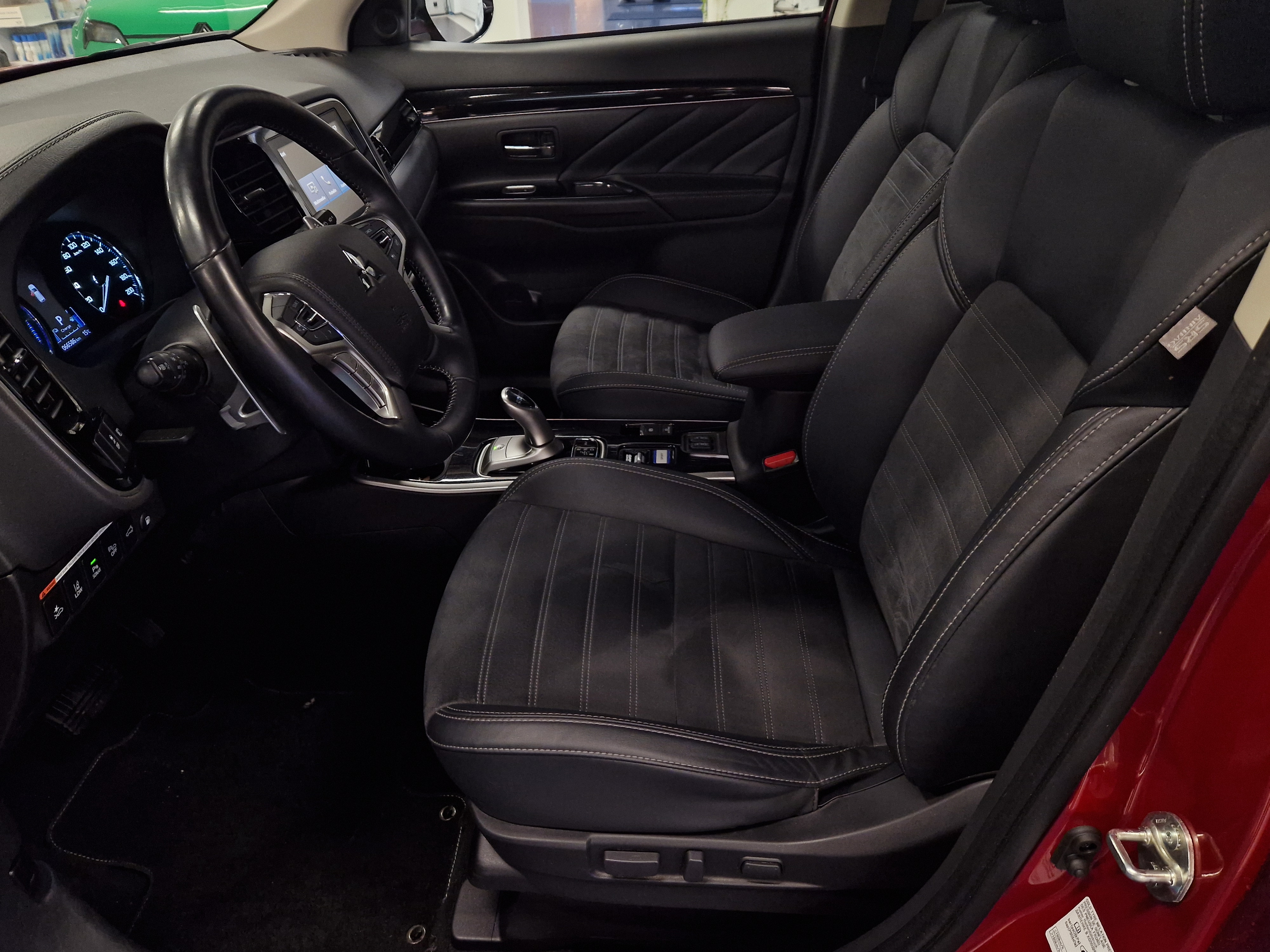 Mitsubishi OUTLANDER PHEV ACTIVE INTENSE 4WD 5P.