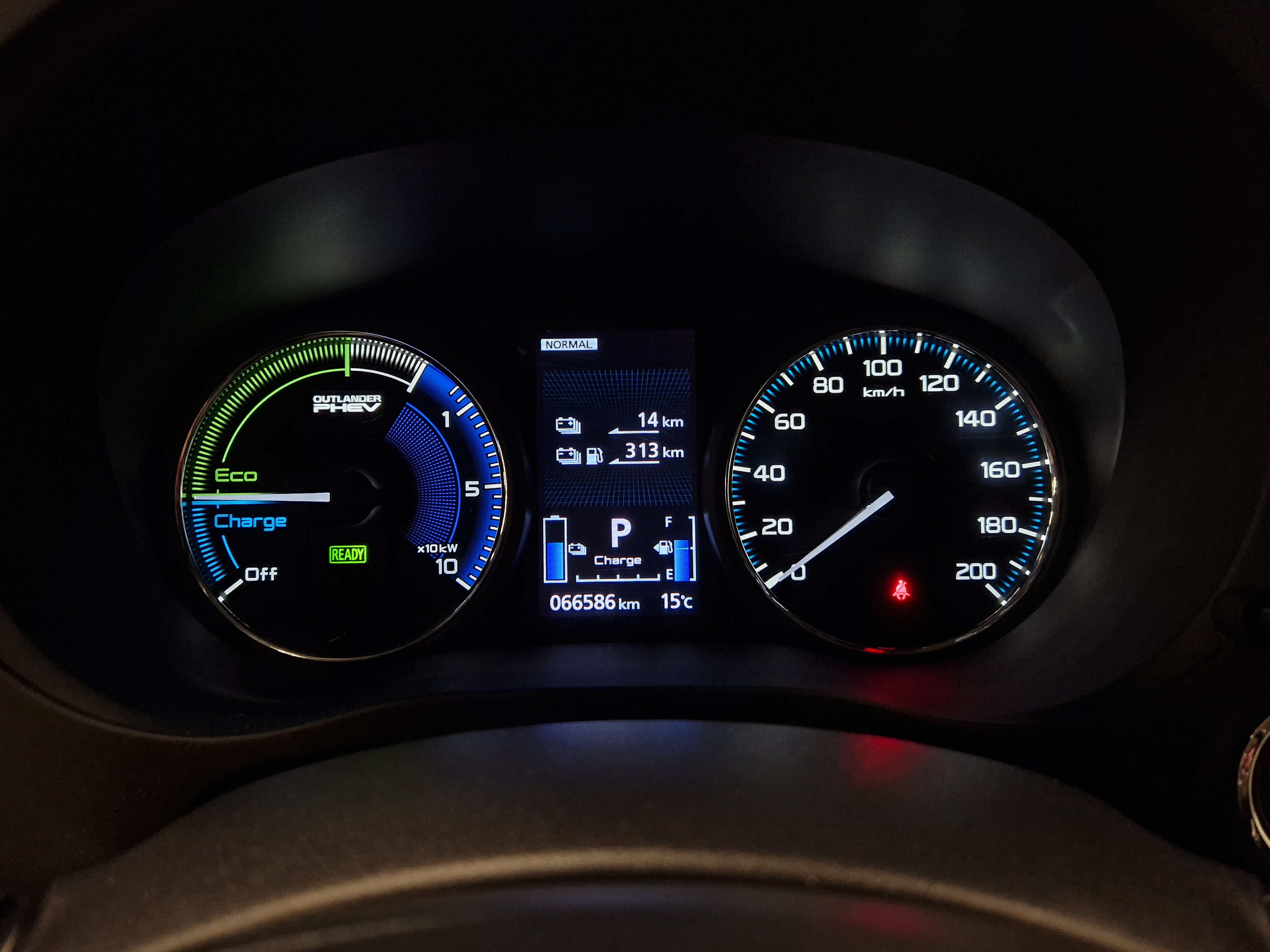 Mitsubishi OUTLANDER PHEV ACTIVE INTENSE 4WD 5P.