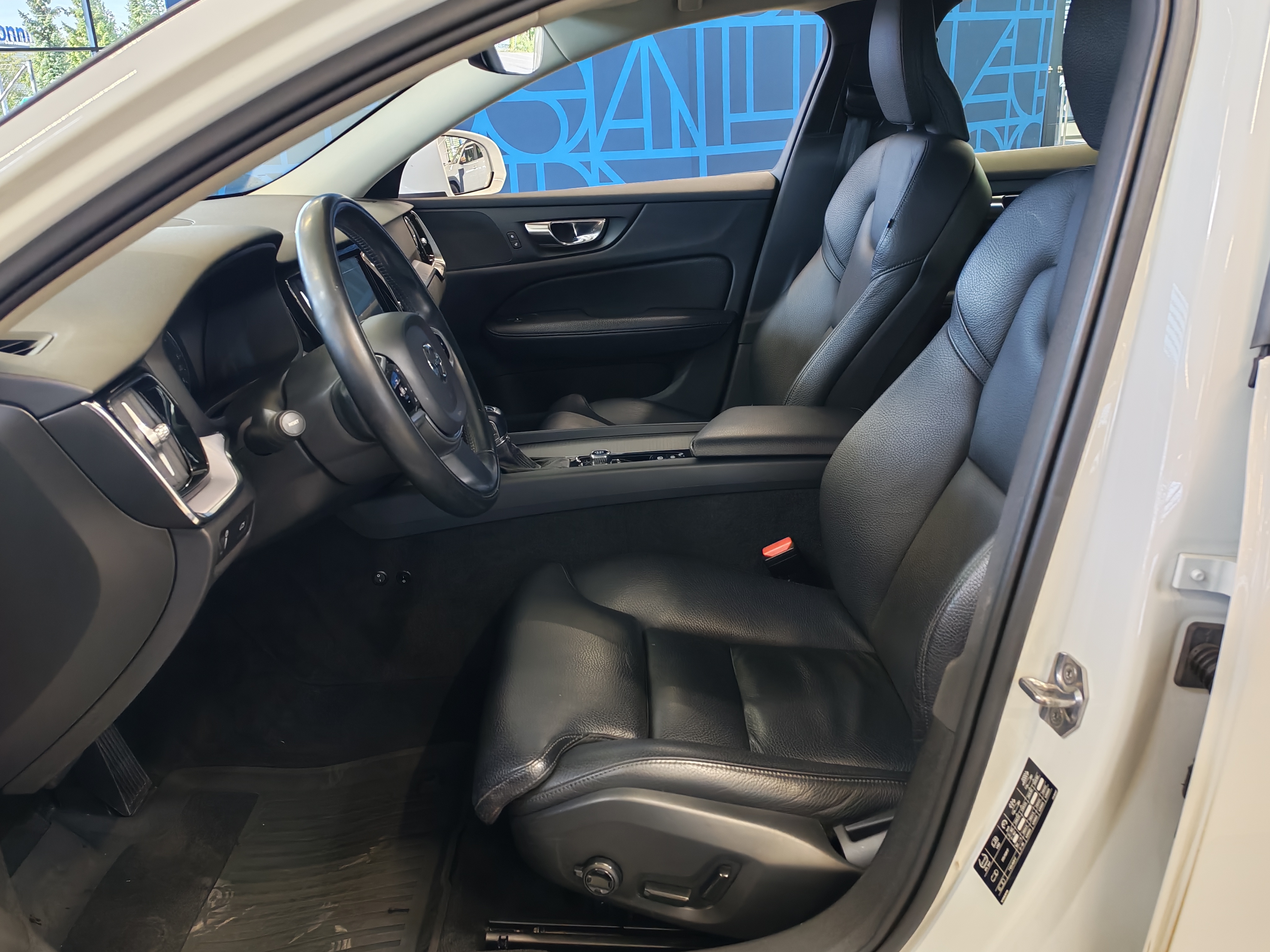 Volvo V60 D3 AWD MOMENTUM AUT