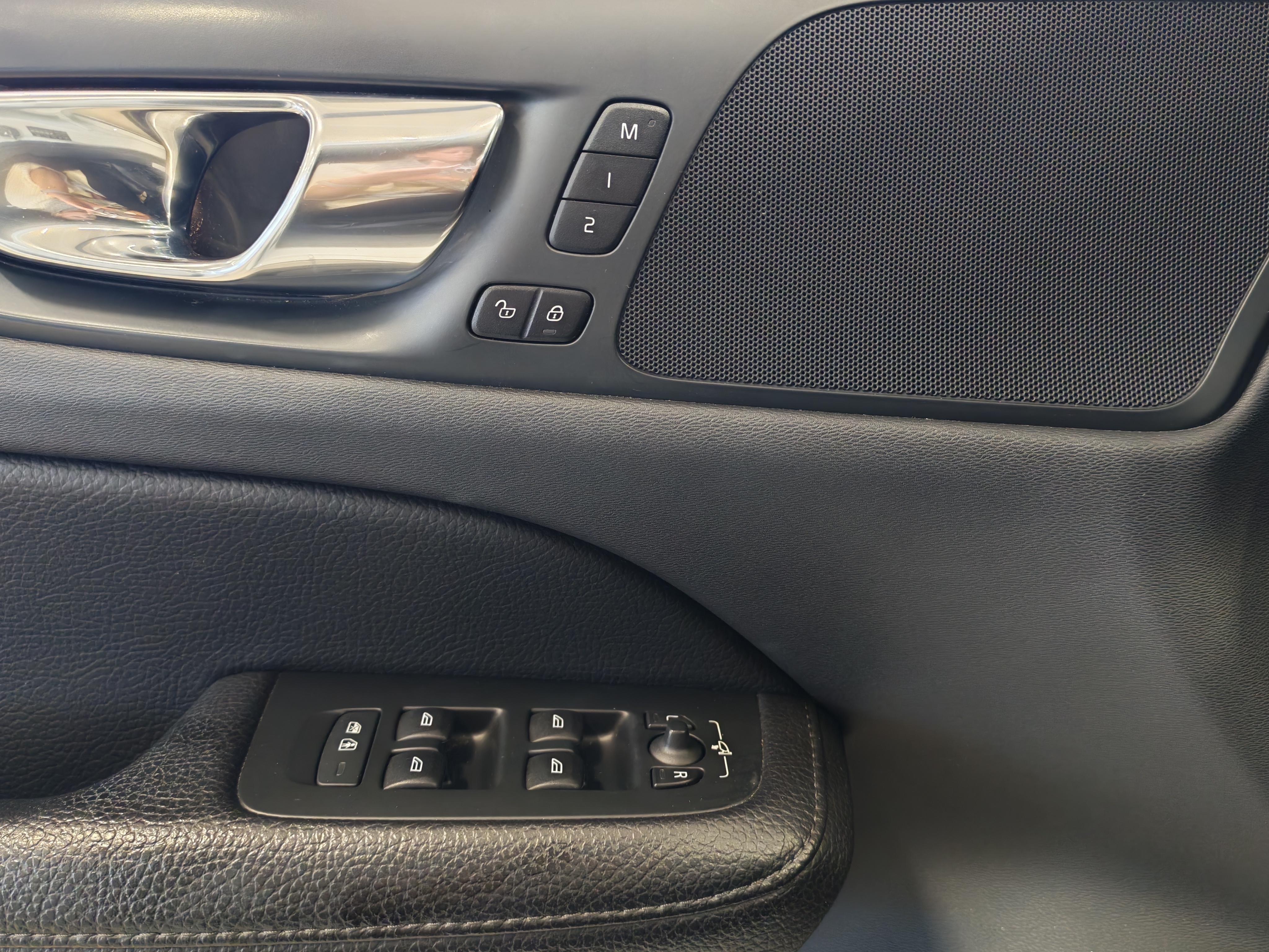 Volvo V60 D3 AWD MOMENTUM AUT