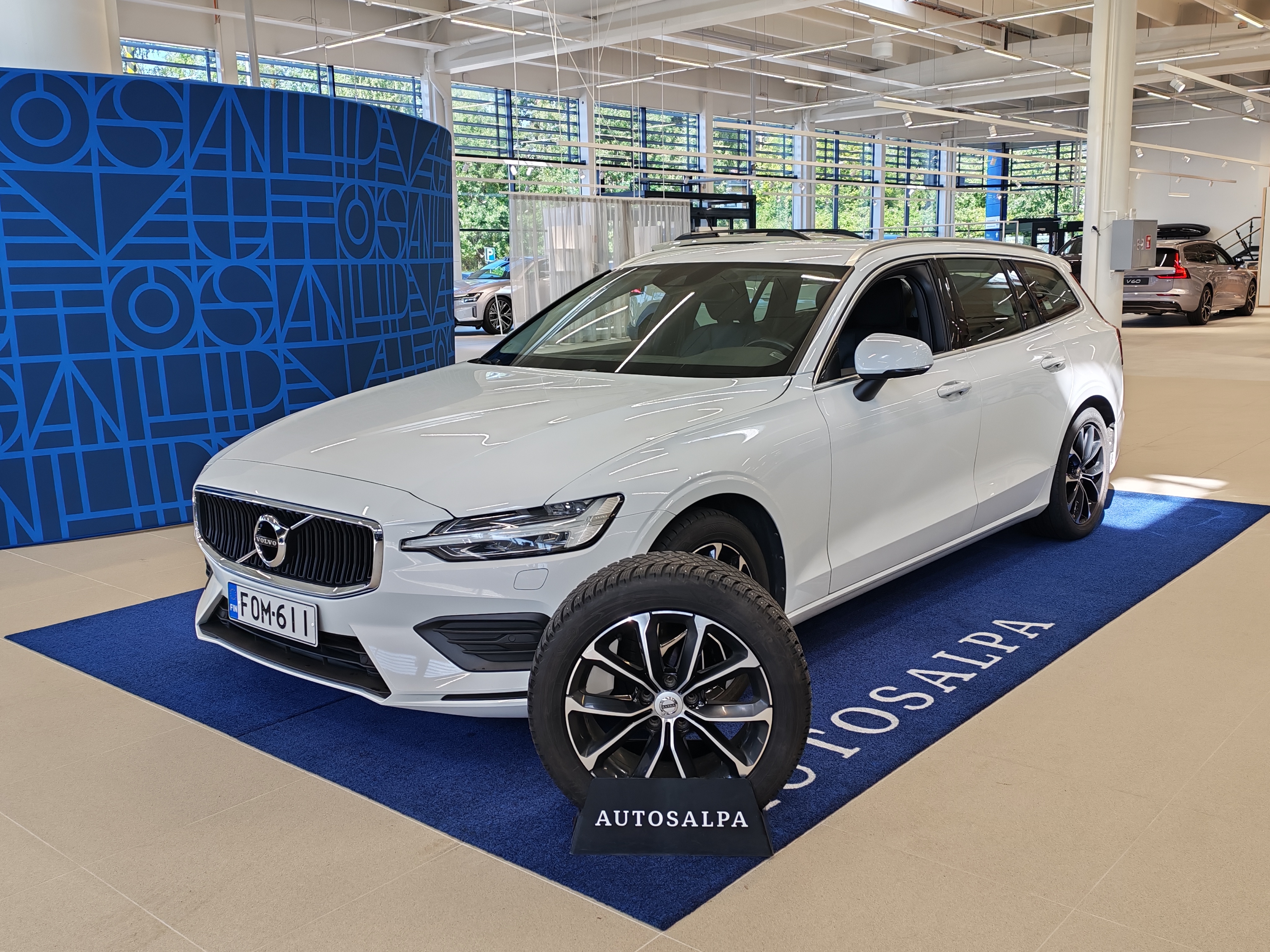 Volvo V60 D3 AWD Momentum aut 2020, kuva 2/19