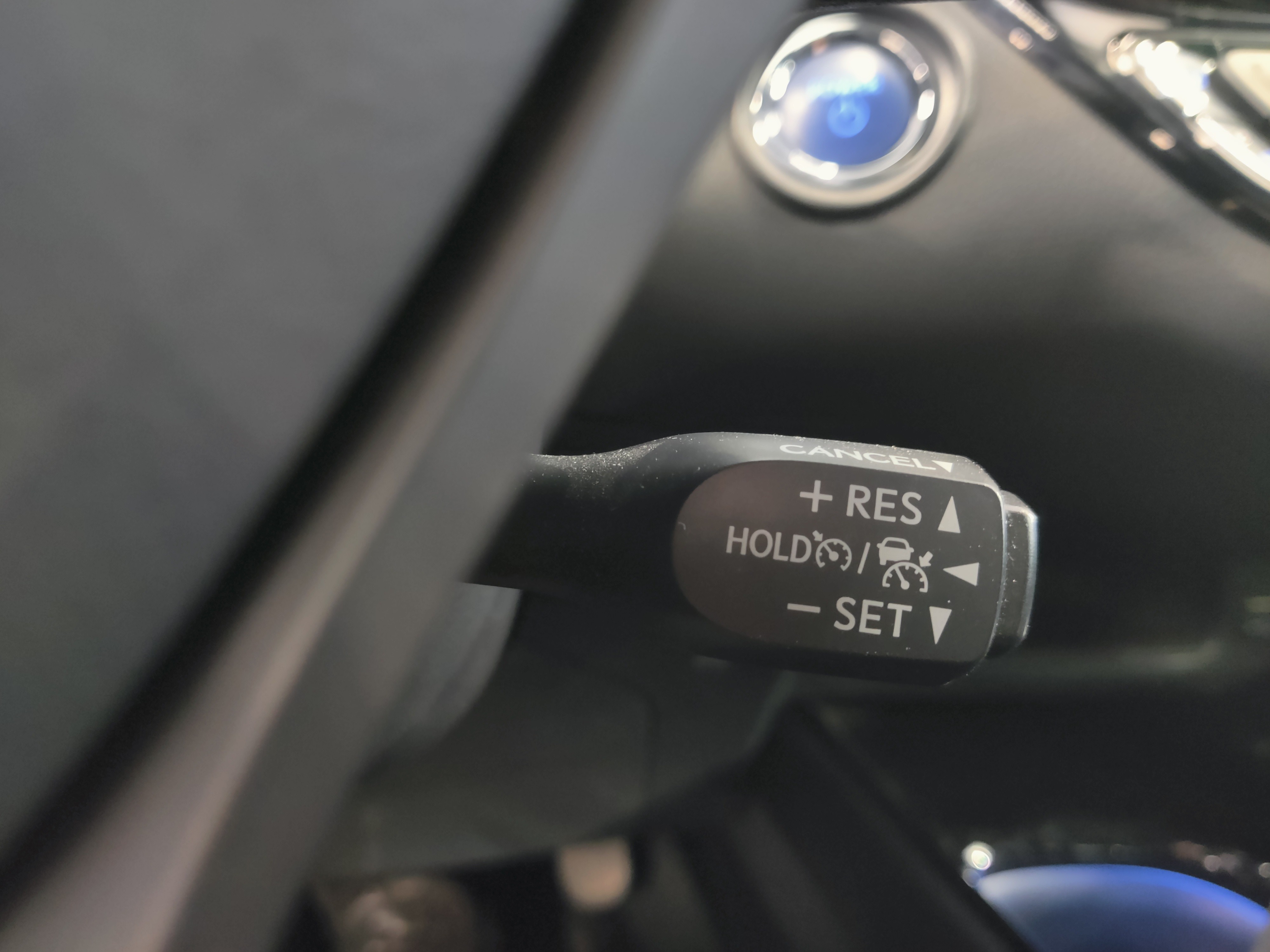 Toyota C-HR 2,0 HYBRID INTENSE