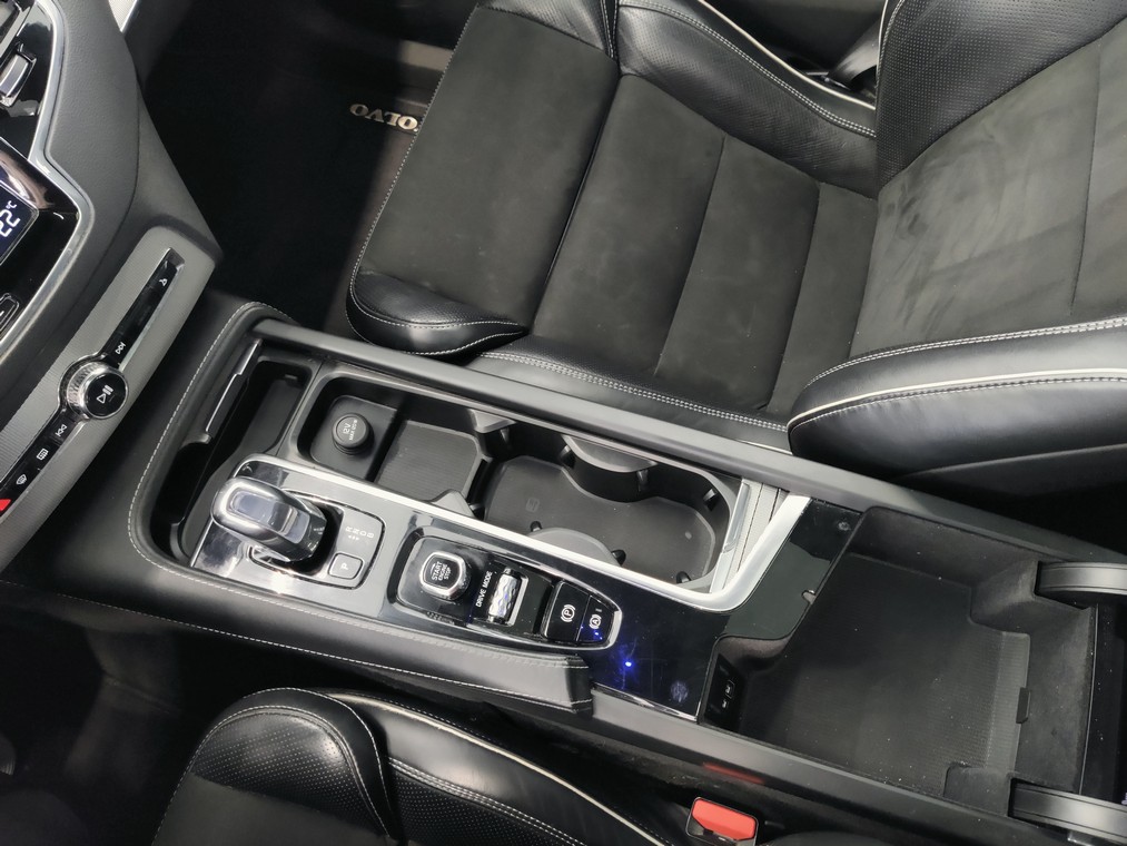 Volvo XC90 T8 AWD R-DESIGN