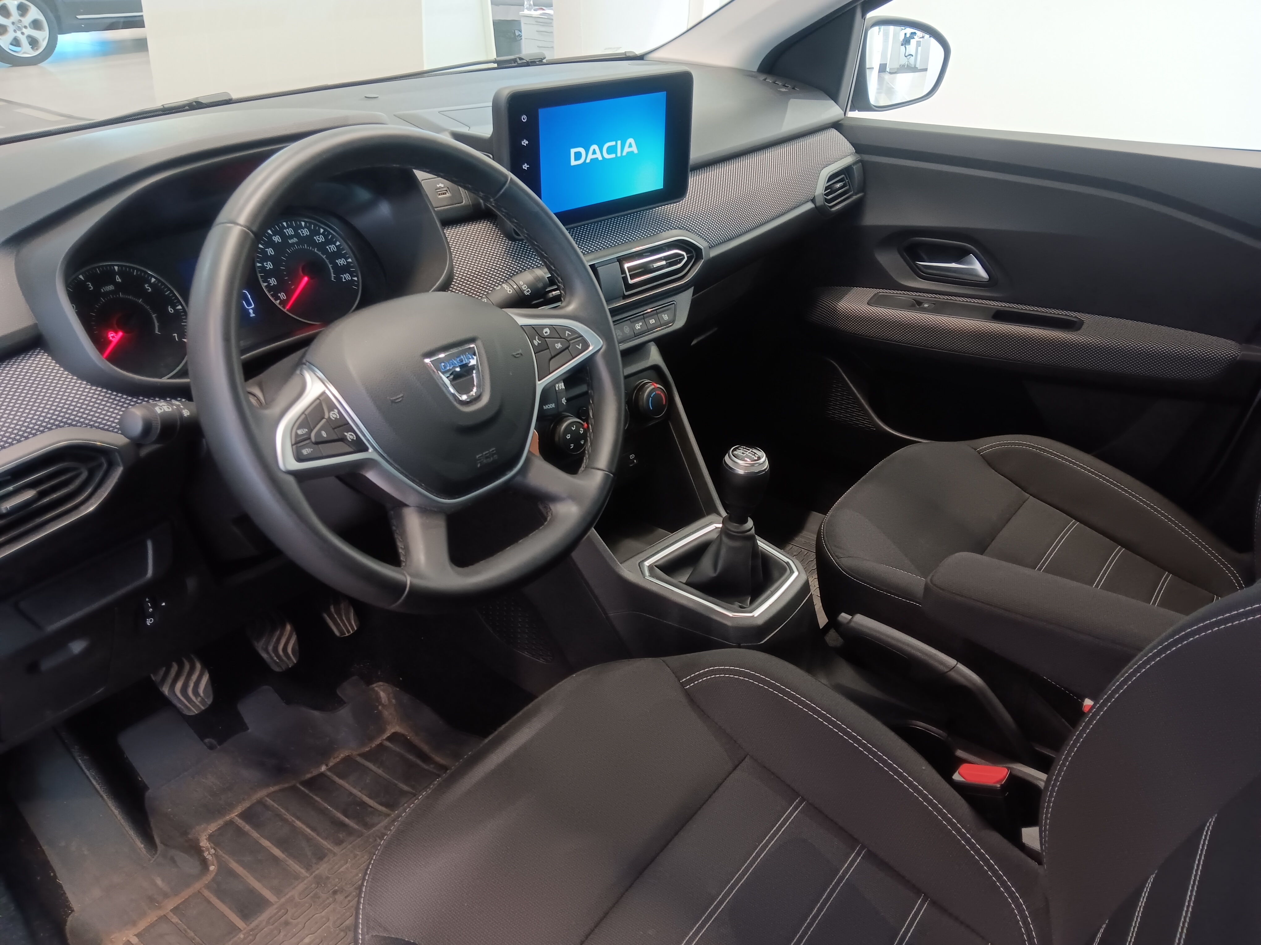 Dacia Sandero TCe 90 Comfort 2022, kuva 3/4