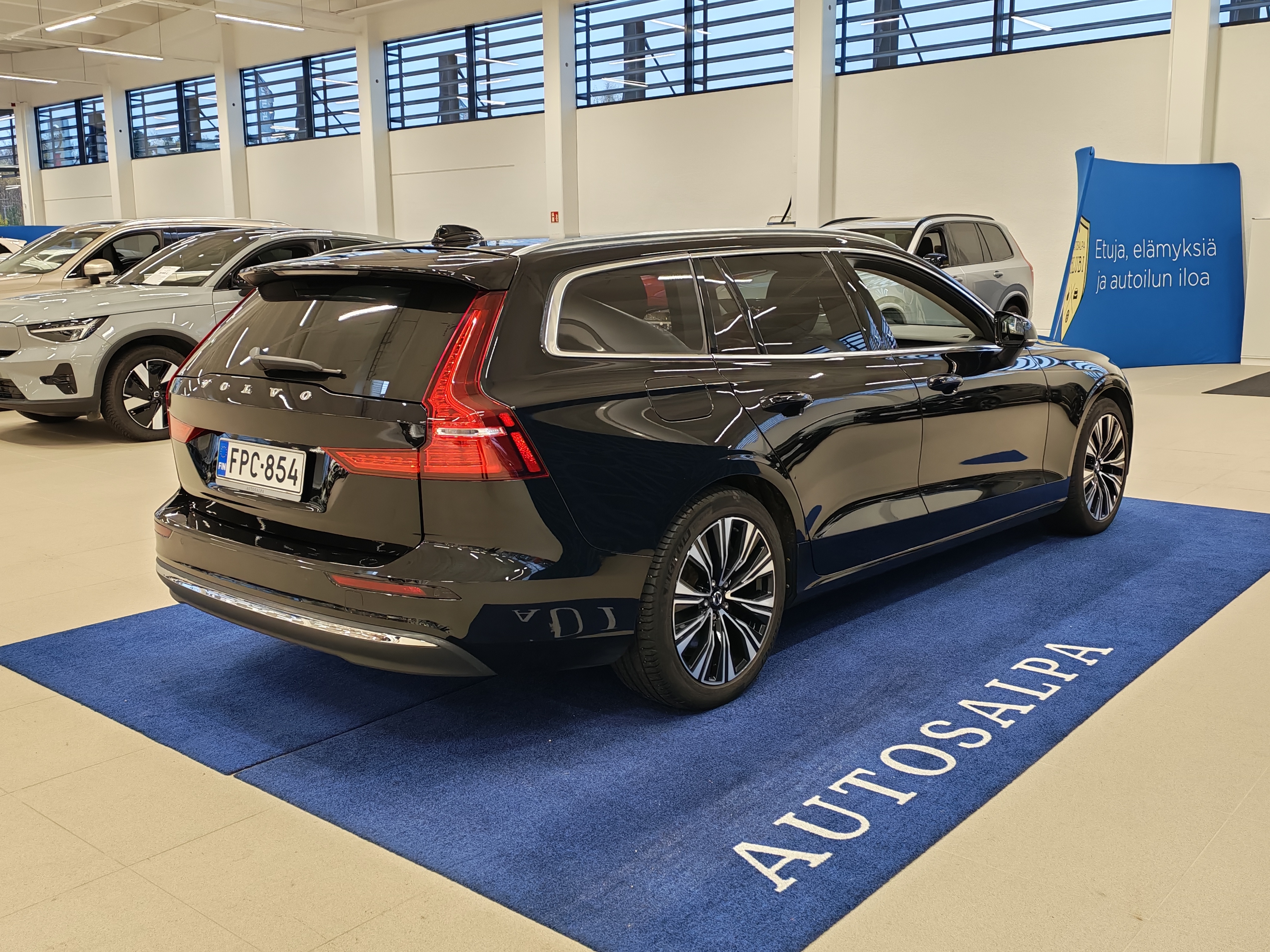 Volvo V60 B5 AWD MHEV Plus Bright aut 2023, bild 3/21