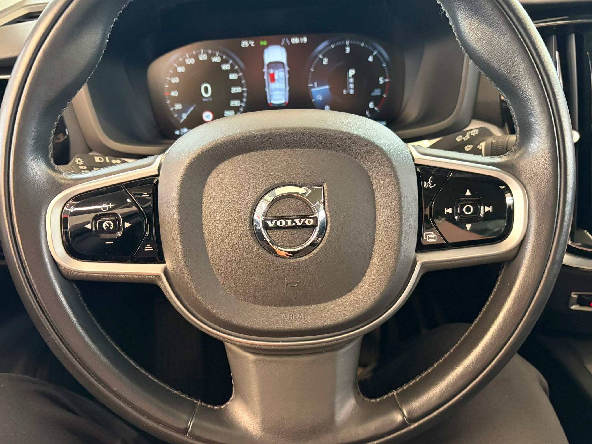 Volvo V60 2021, kuva 6/18