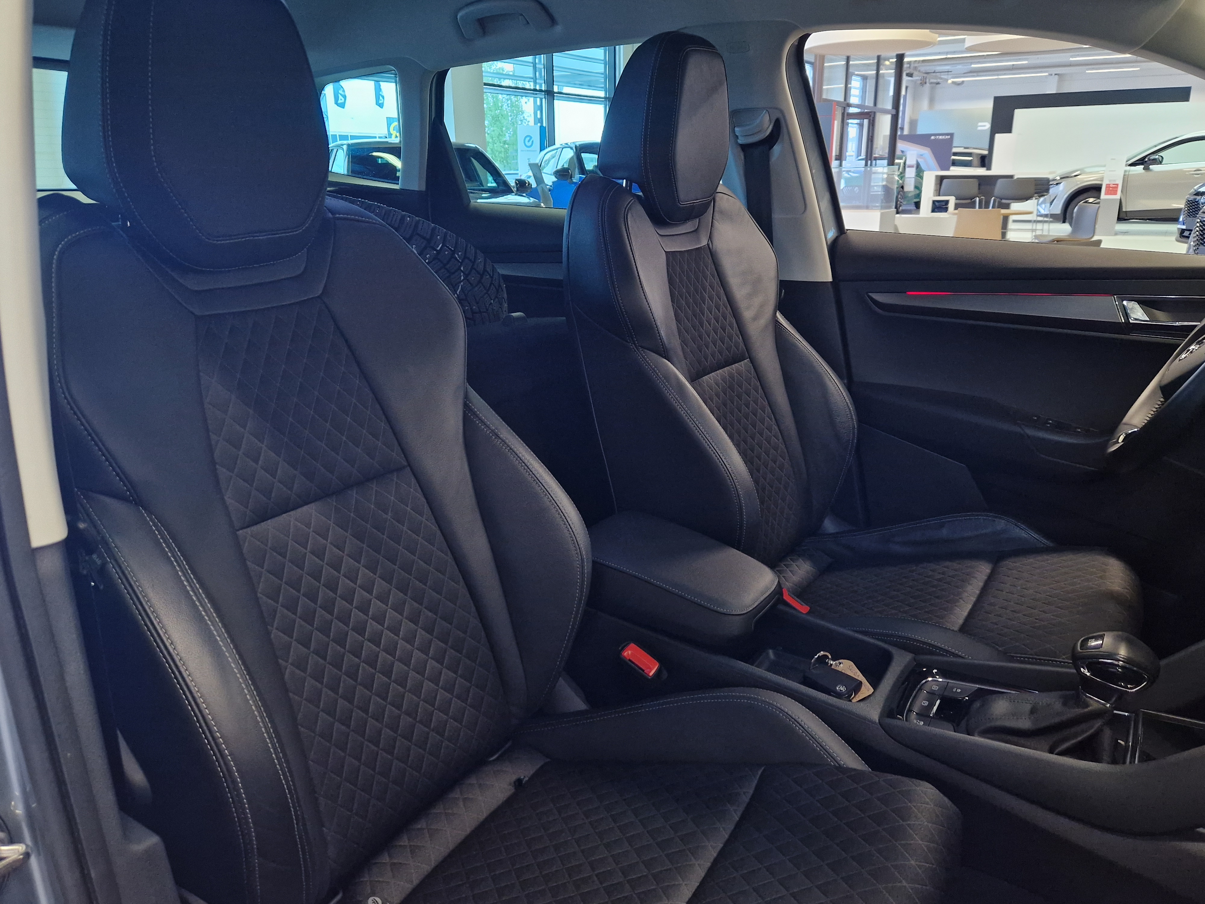 Skoda KAROQ 1,5 TSI STYLE BUSINESSLINE DSG AUTOM.