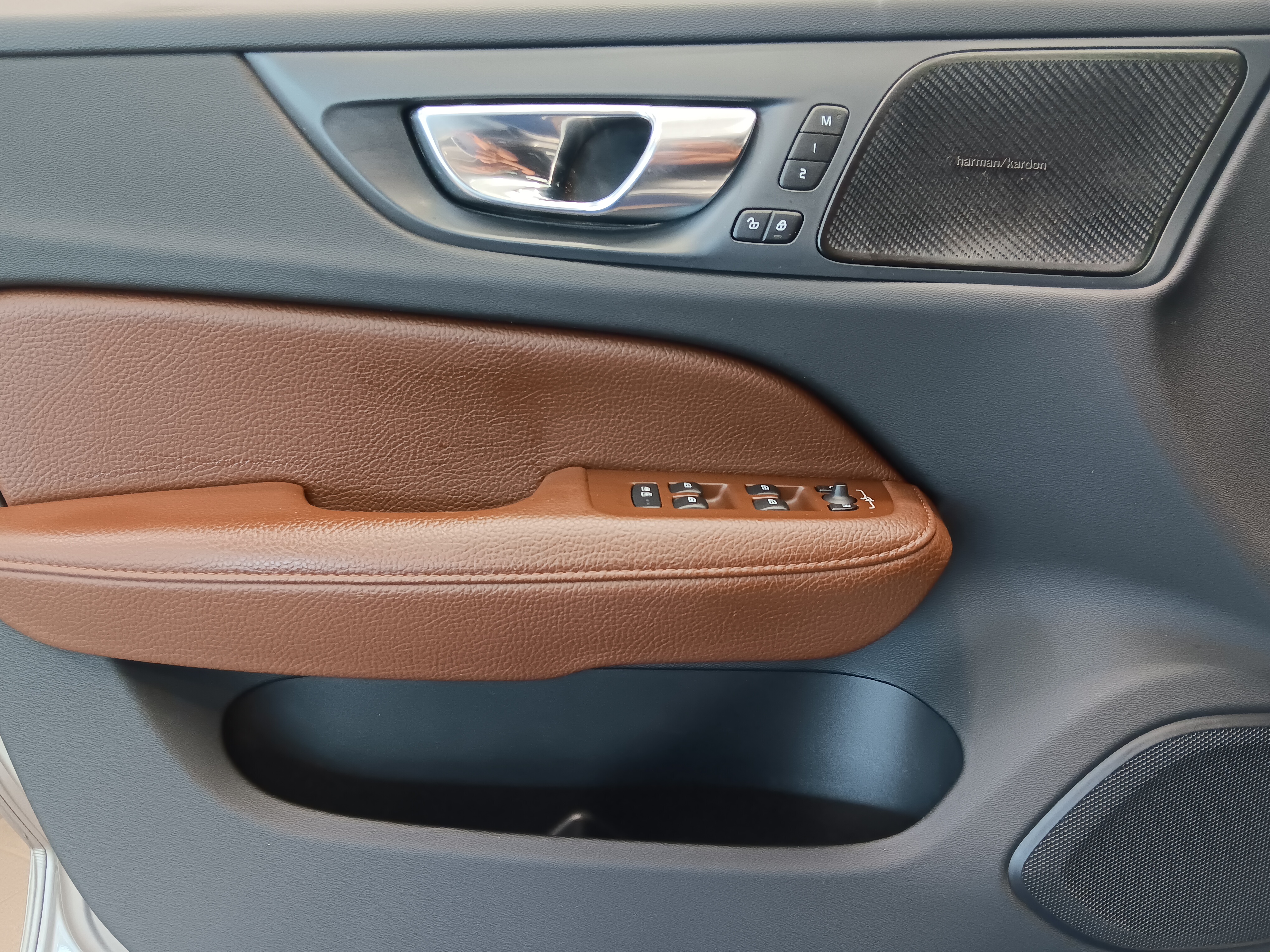 Volvo V60 T8 TWE AWD INSCRIPTION TAKUU 24KK/40TKM