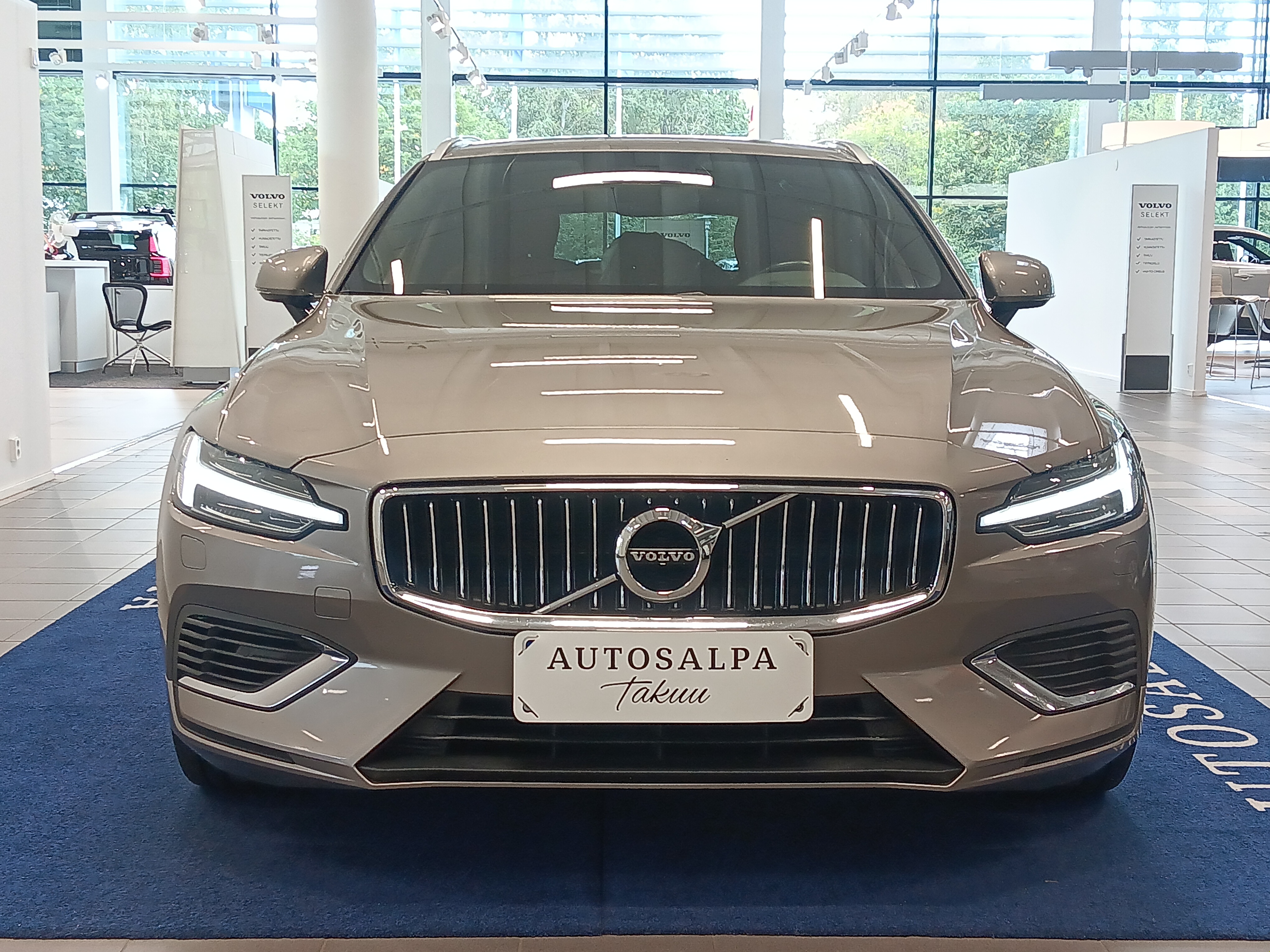 Volvo V60 T8 TwE AWD Inscription 2021, photo 3/24