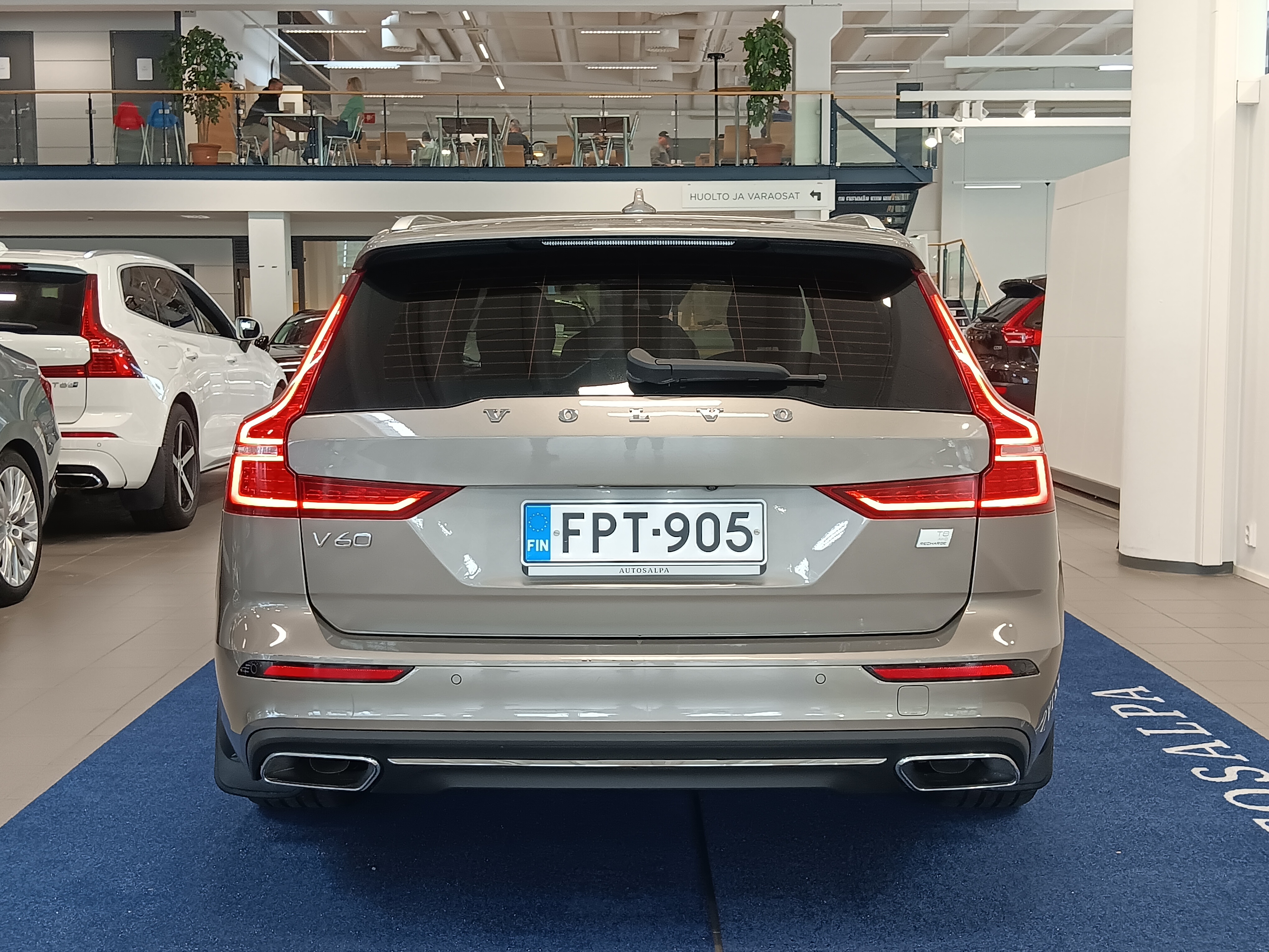 Volvo V60 T8 TwE AWD Inscription 2021, photo 5/24