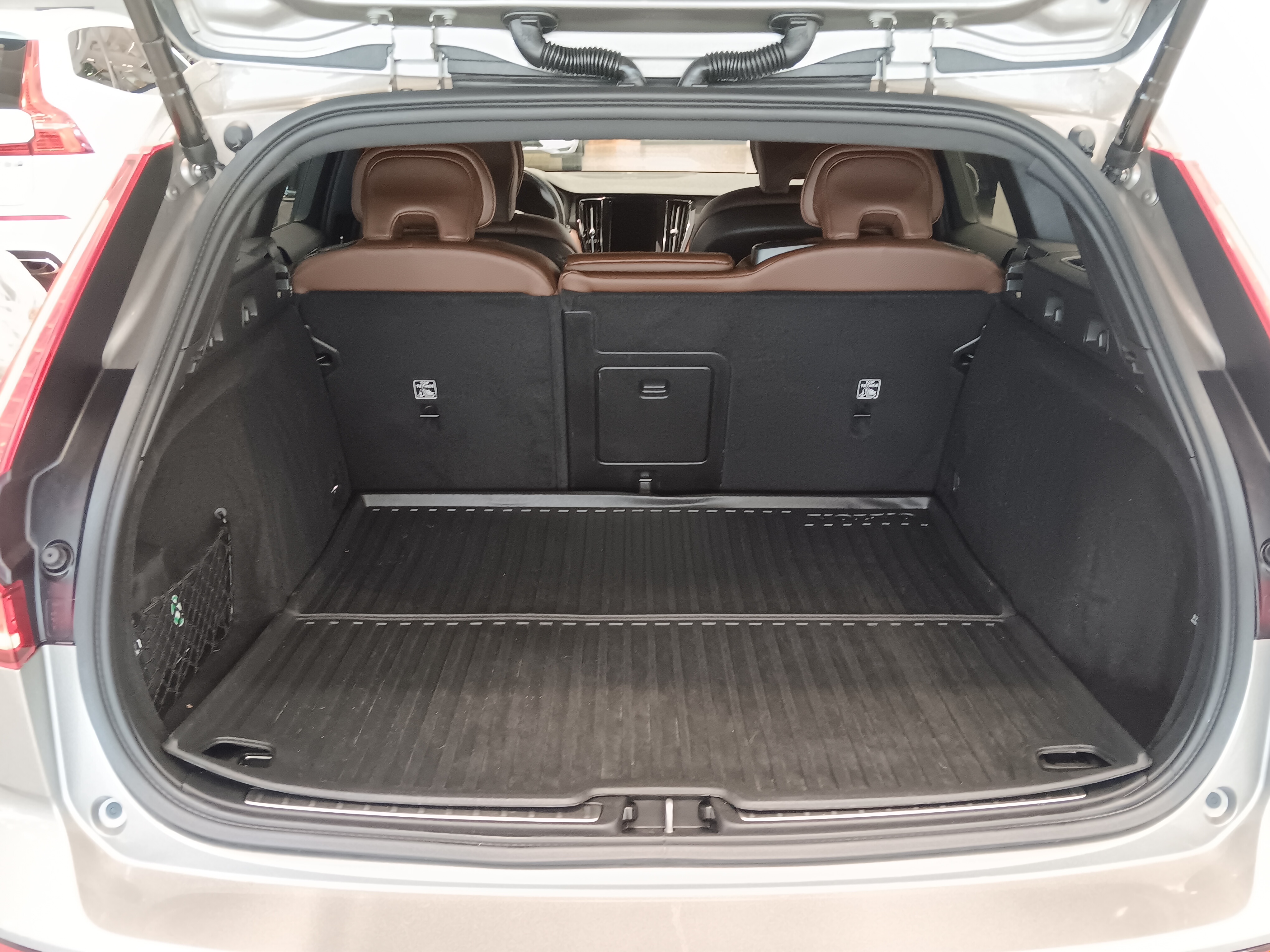 Volvo V60 T8 TwE AWD Inscription 2021, photo 6/24