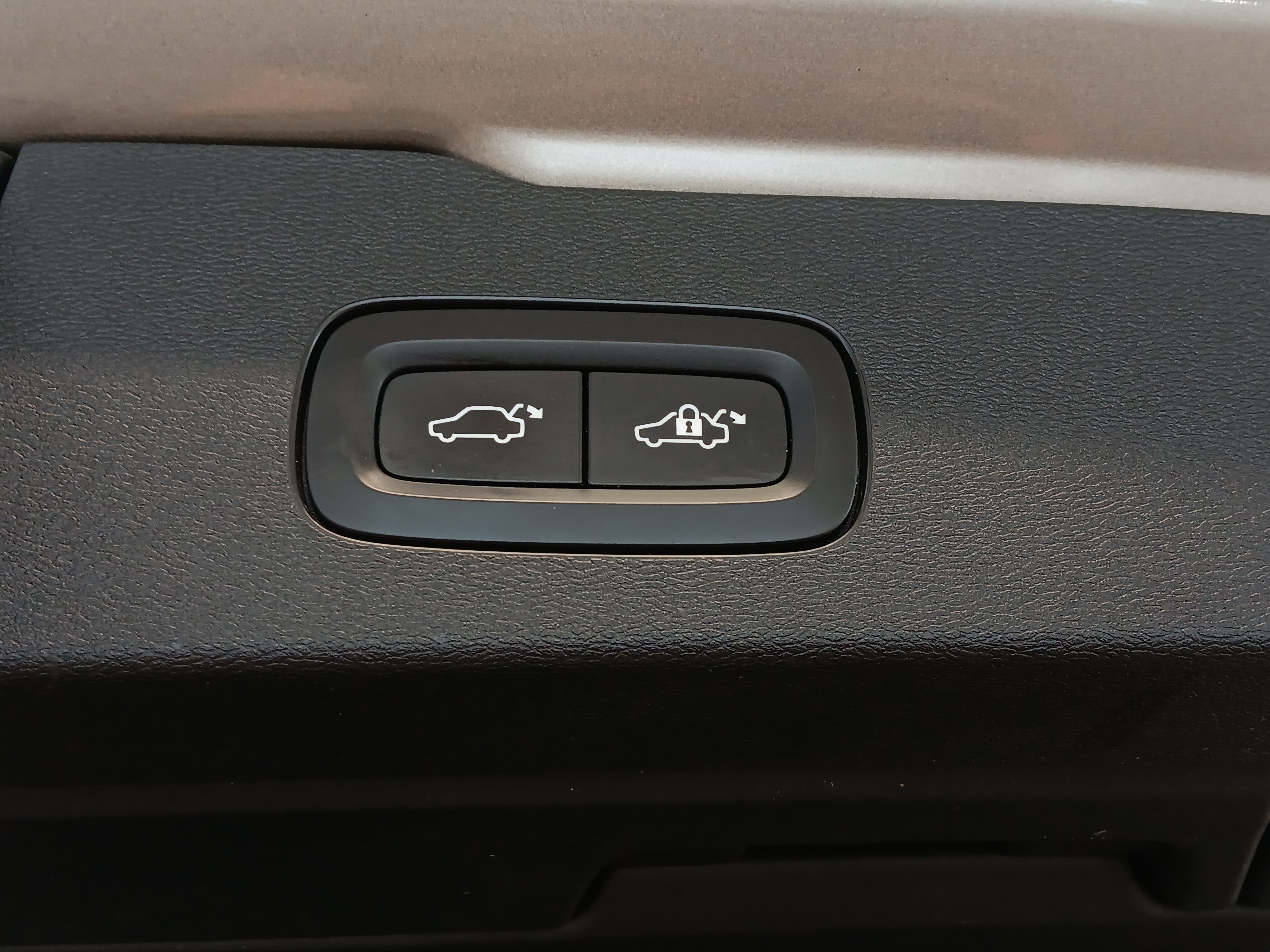 Volvo V60 T8 TwE AWD Inscription 2021, photo 7/24