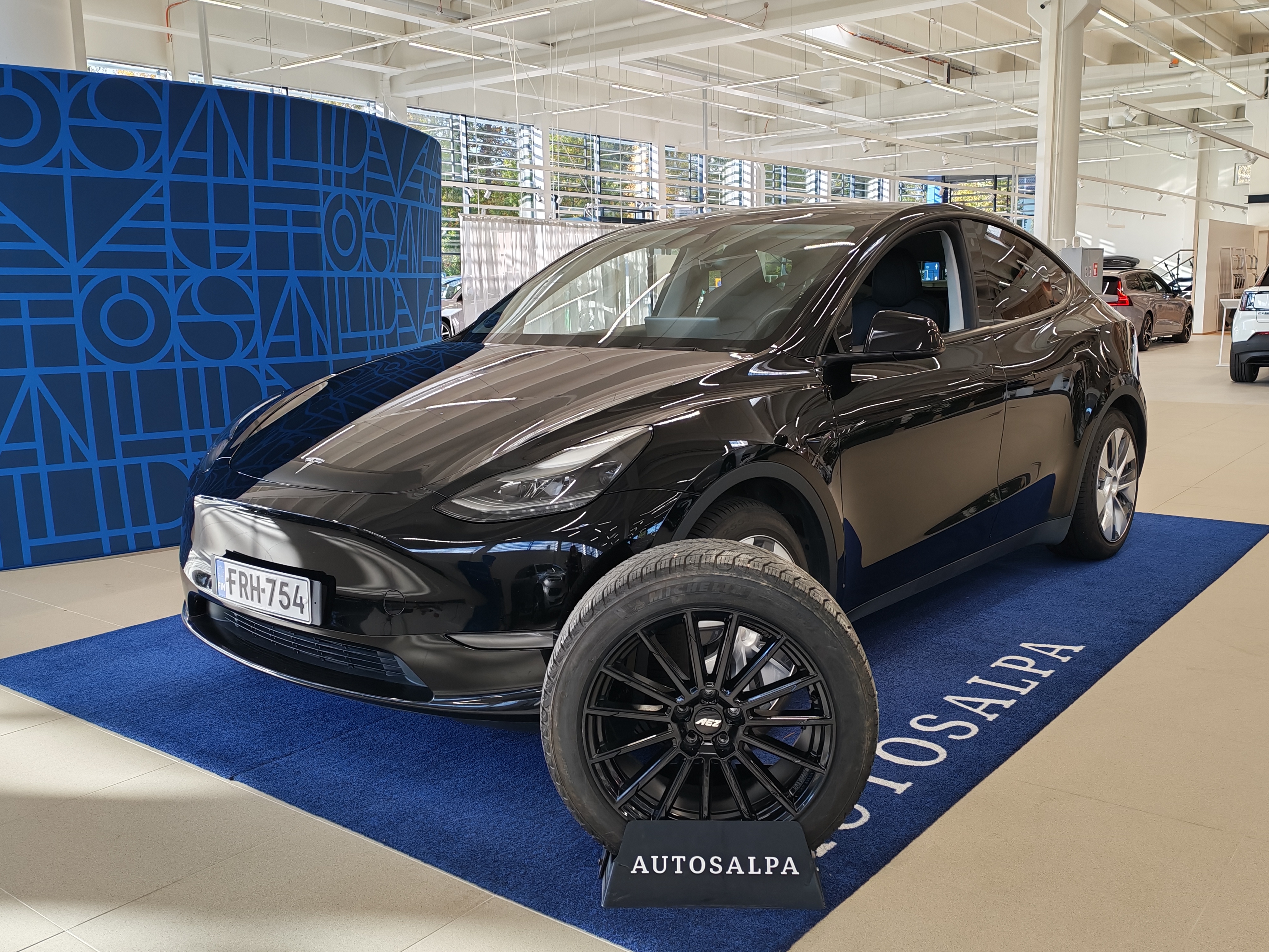 Tesla Model Y Long Range 2023, bild 2/22