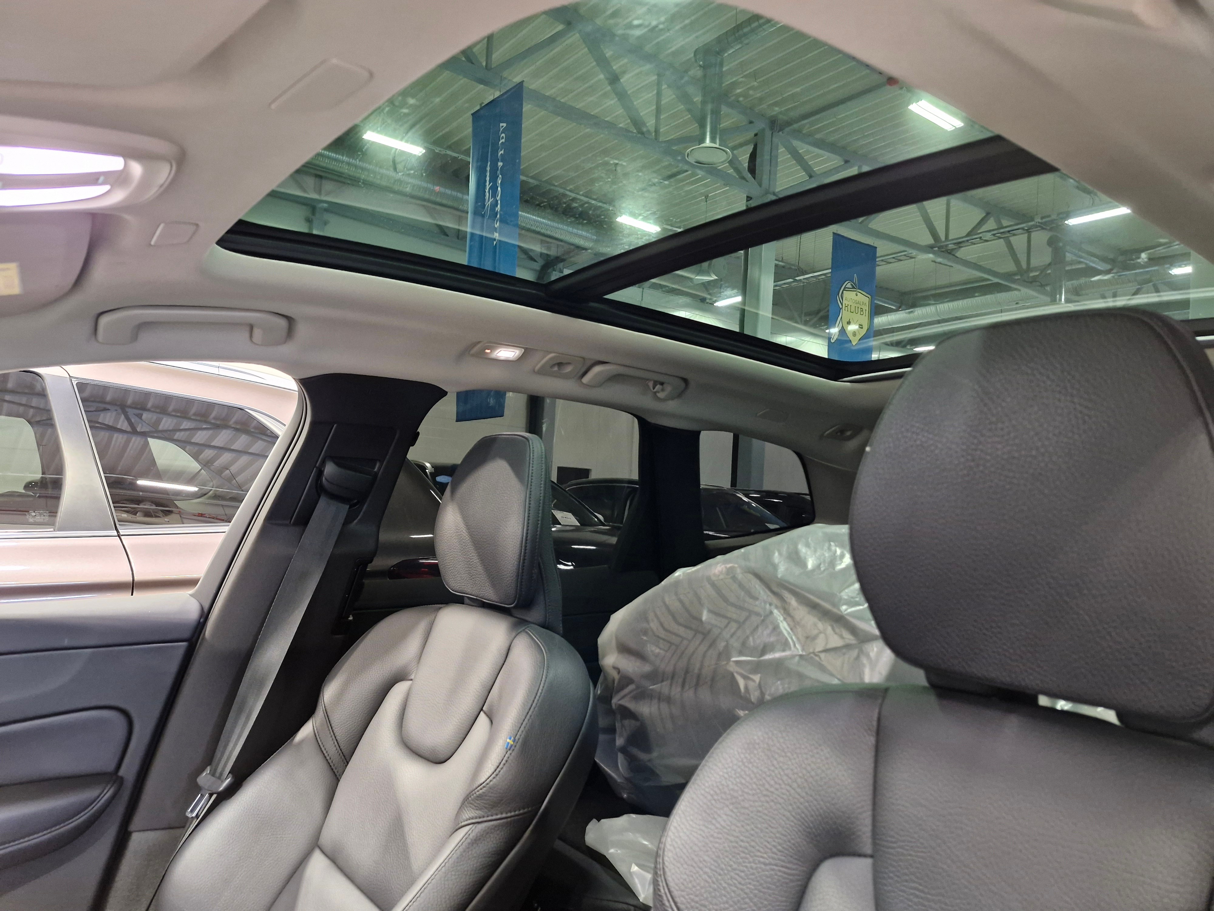 Volvo XC60 T8 AWD LONG RANGE PLUS DARK TAKUU 24KK/40TKM