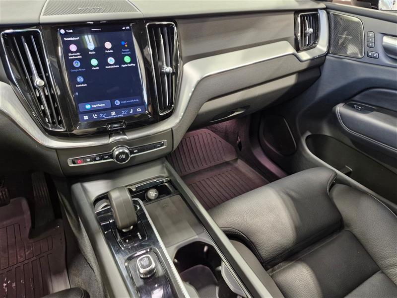 Volvo XC60 T8 AWD LONG RANGE PLUS DARK TAKUU 24KK/40TKM