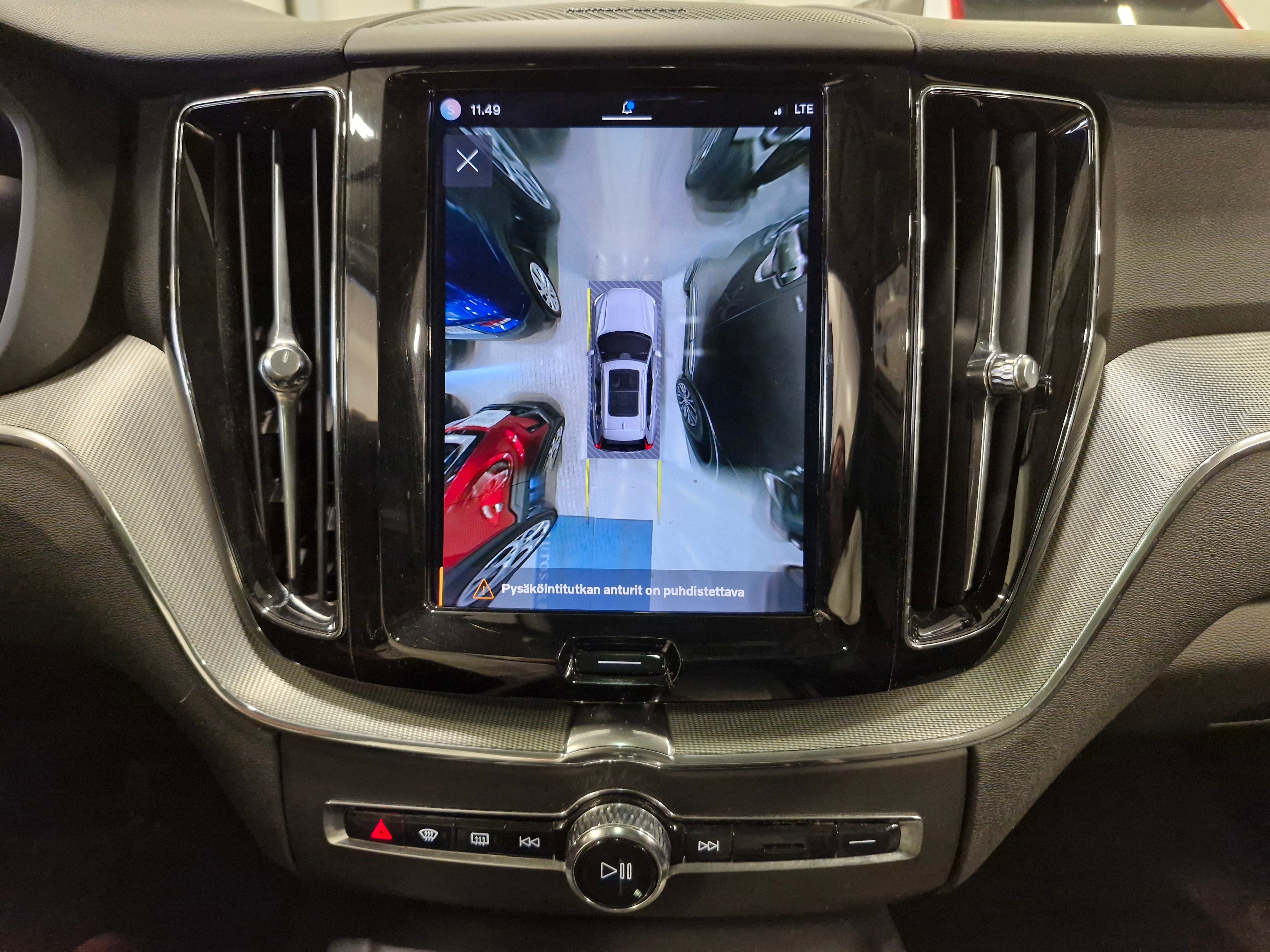 Volvo XC60 T8 AWD LONG RANGE PLUS DARK TAKUU 24KK/40TKM