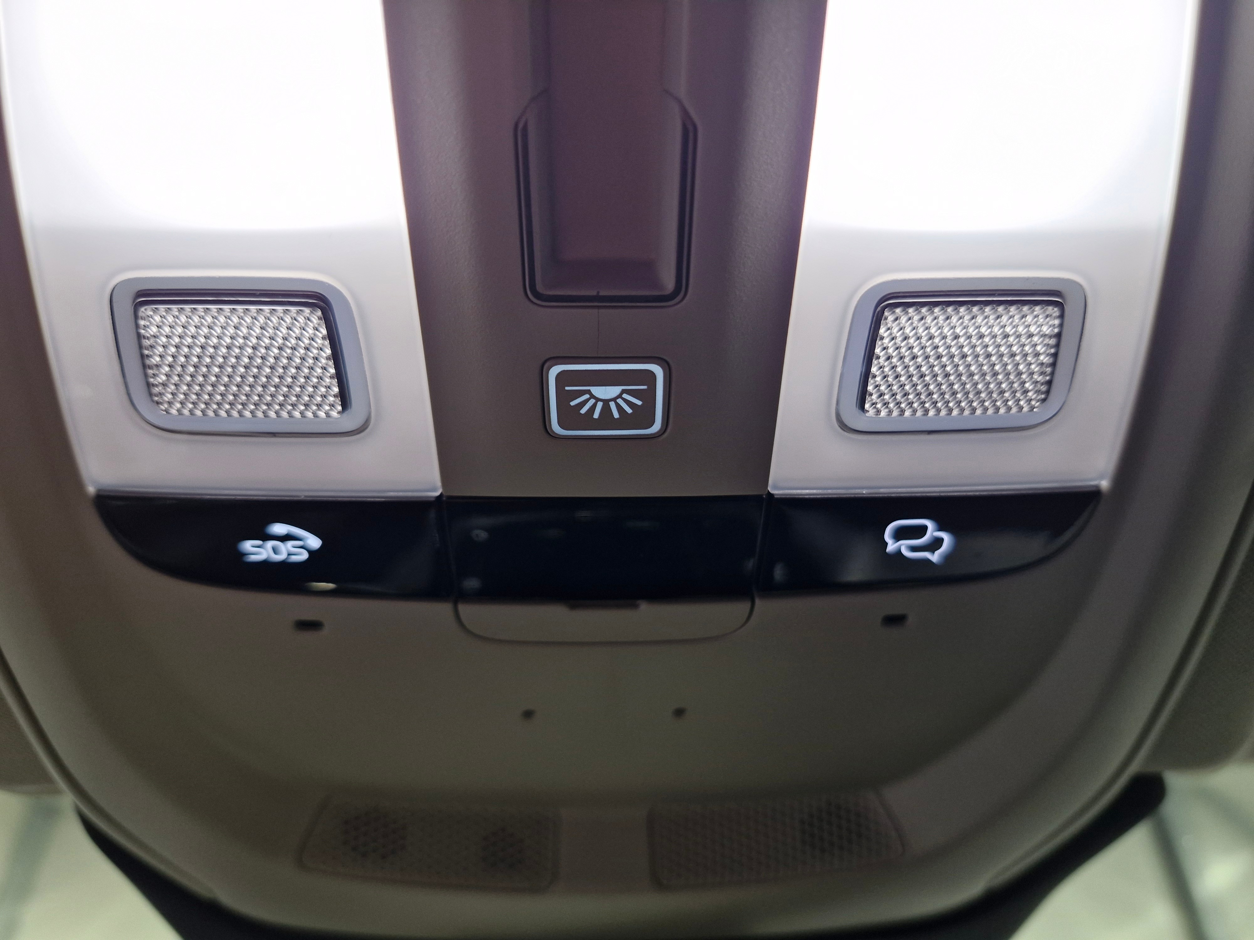 Volvo XC60 T8 AWD LONG RANGE PLUS DARK TAKUU 24KK/40TKM