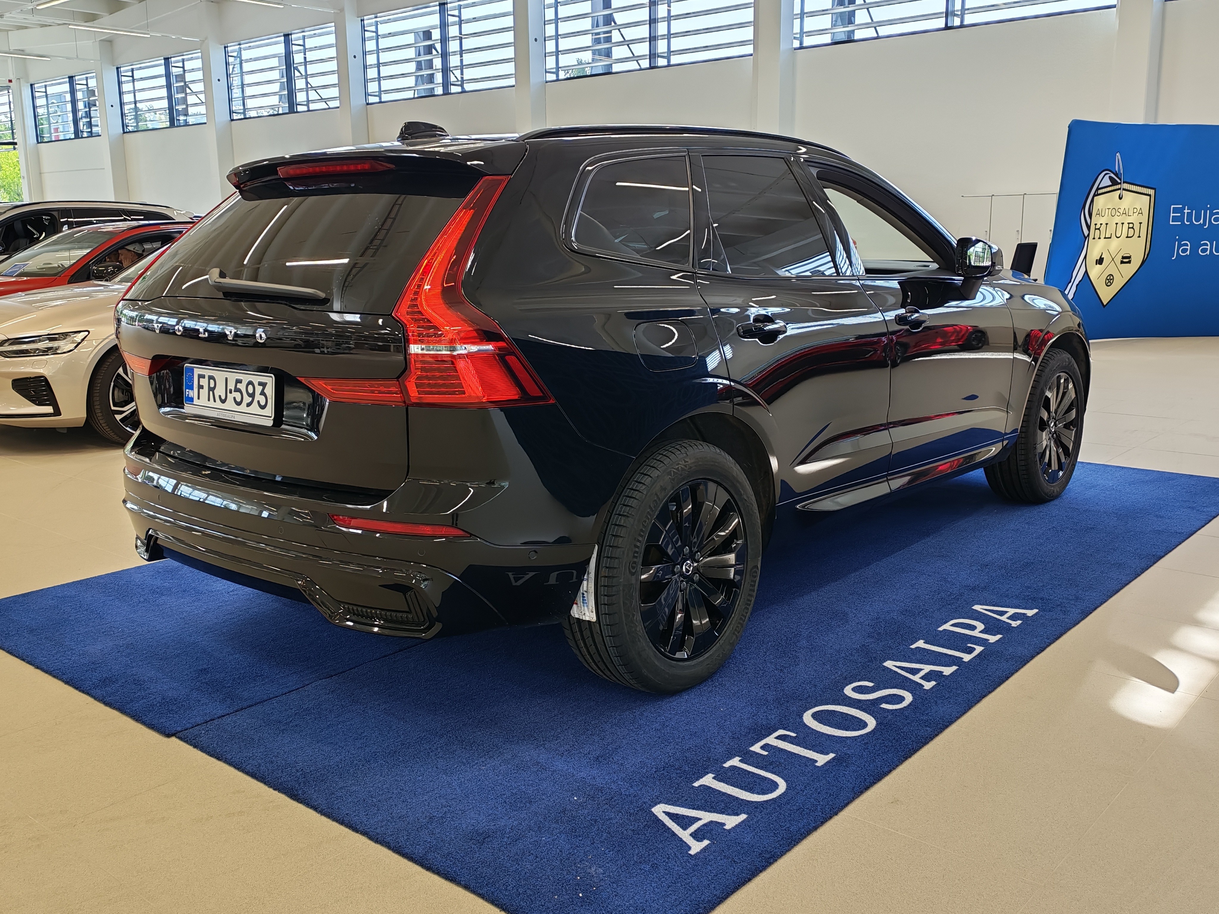 Volvo XC60 2023, kuva 4/24
