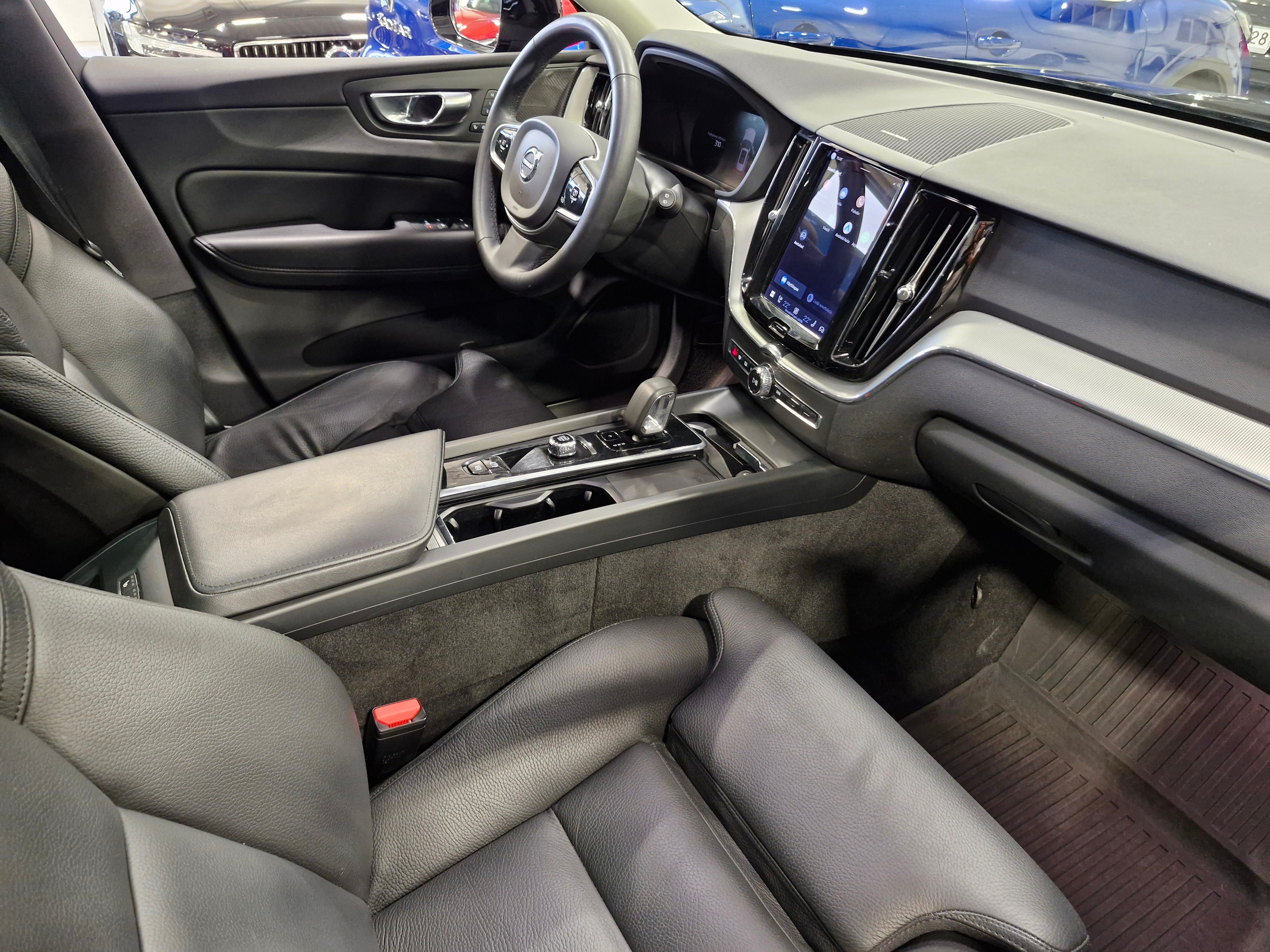 Volvo XC60 T8 AWD LONG RANGE PLUS DARK TAKUU 24KK/40TKM