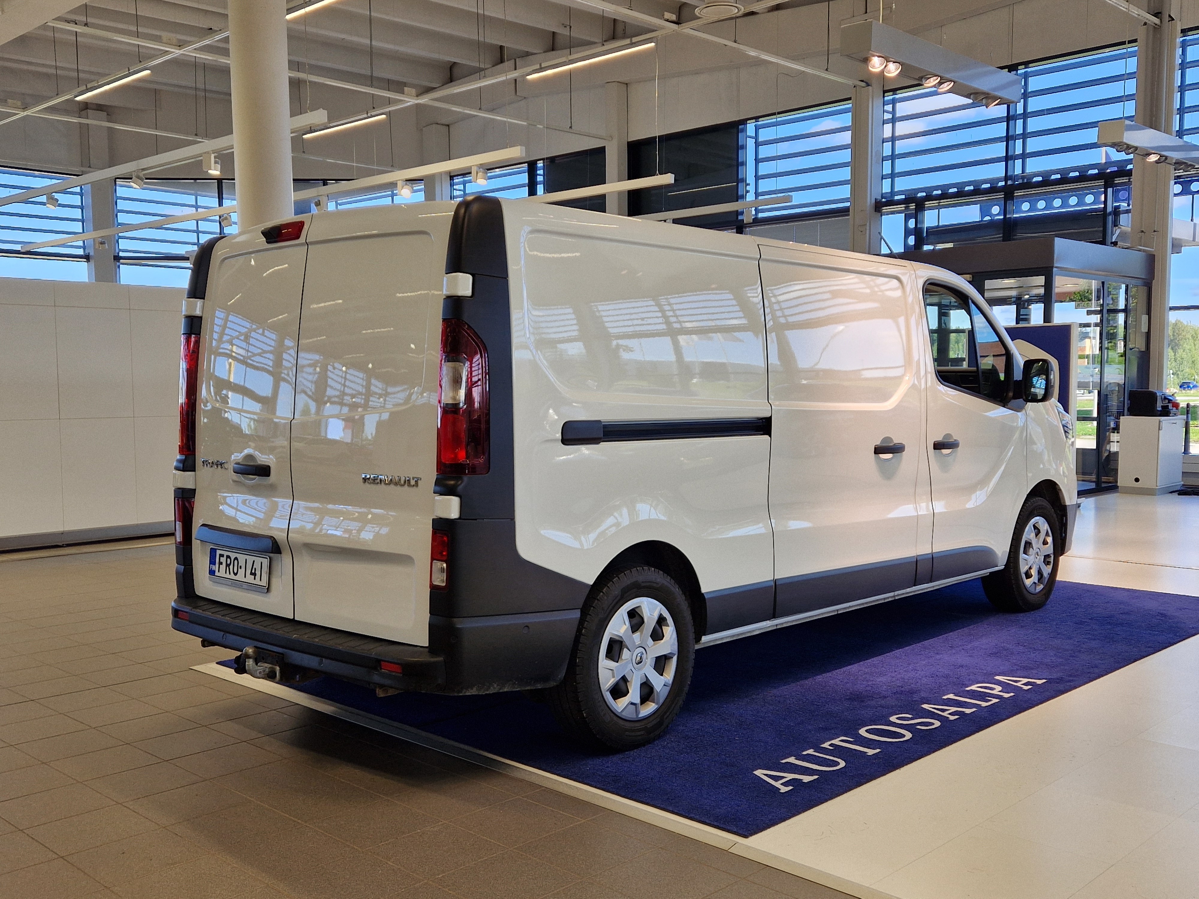 Renault Trafic 2023, kuva 2/17