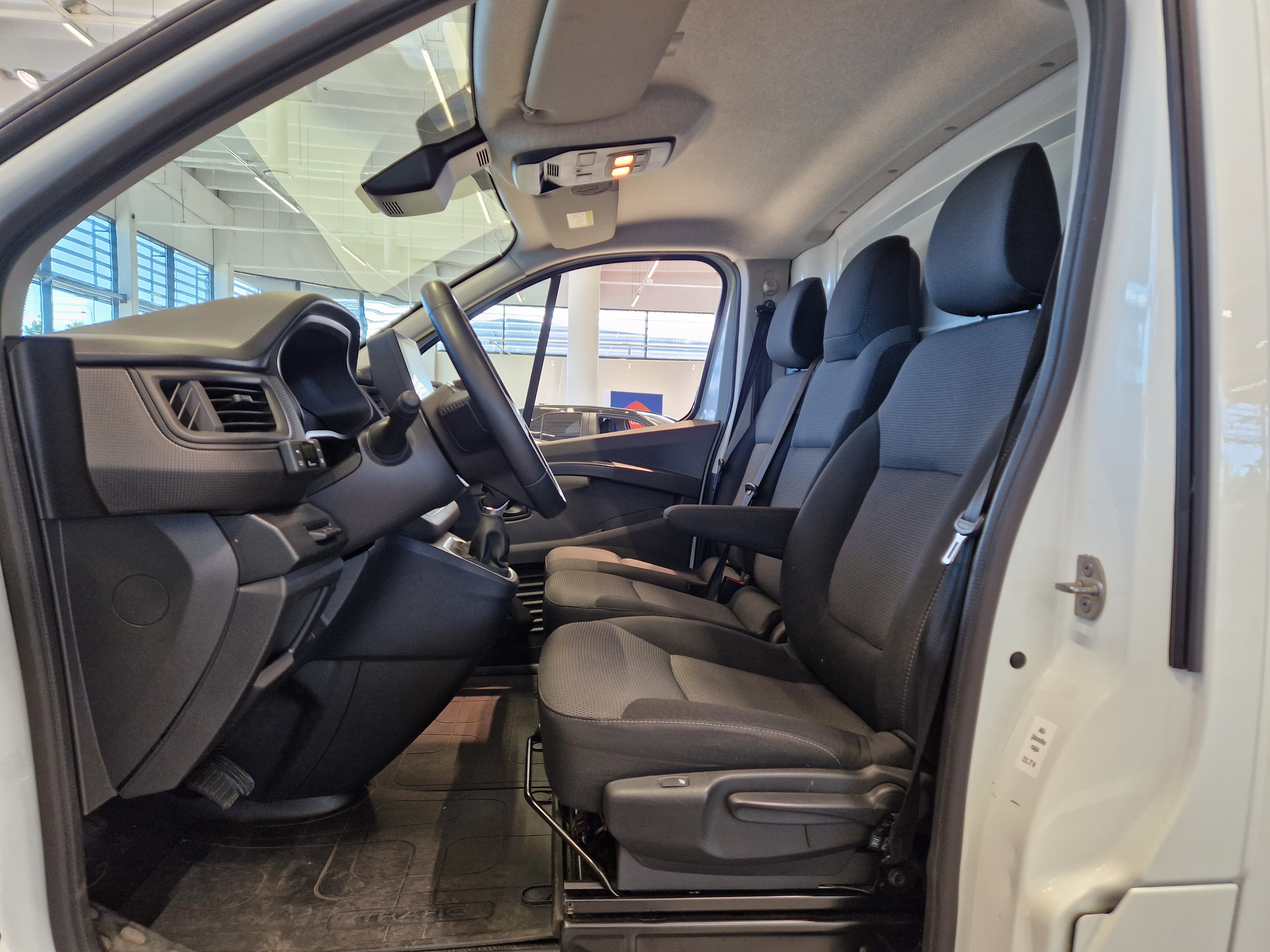 Renault Trafic 2023, kuva 5/17