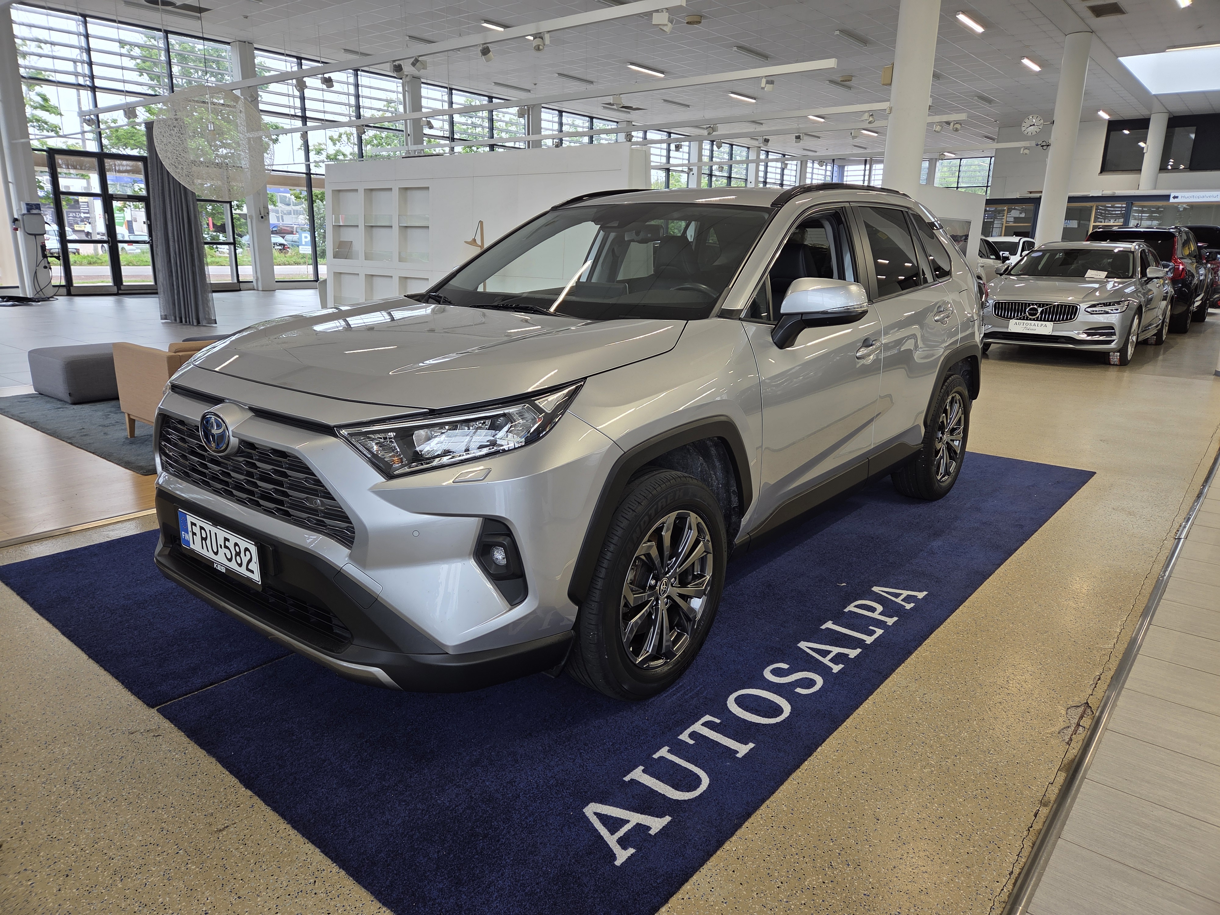 Toyota RAV4 2,5 HYBRID BUSINESS TAKUU 12KK/20TKM
