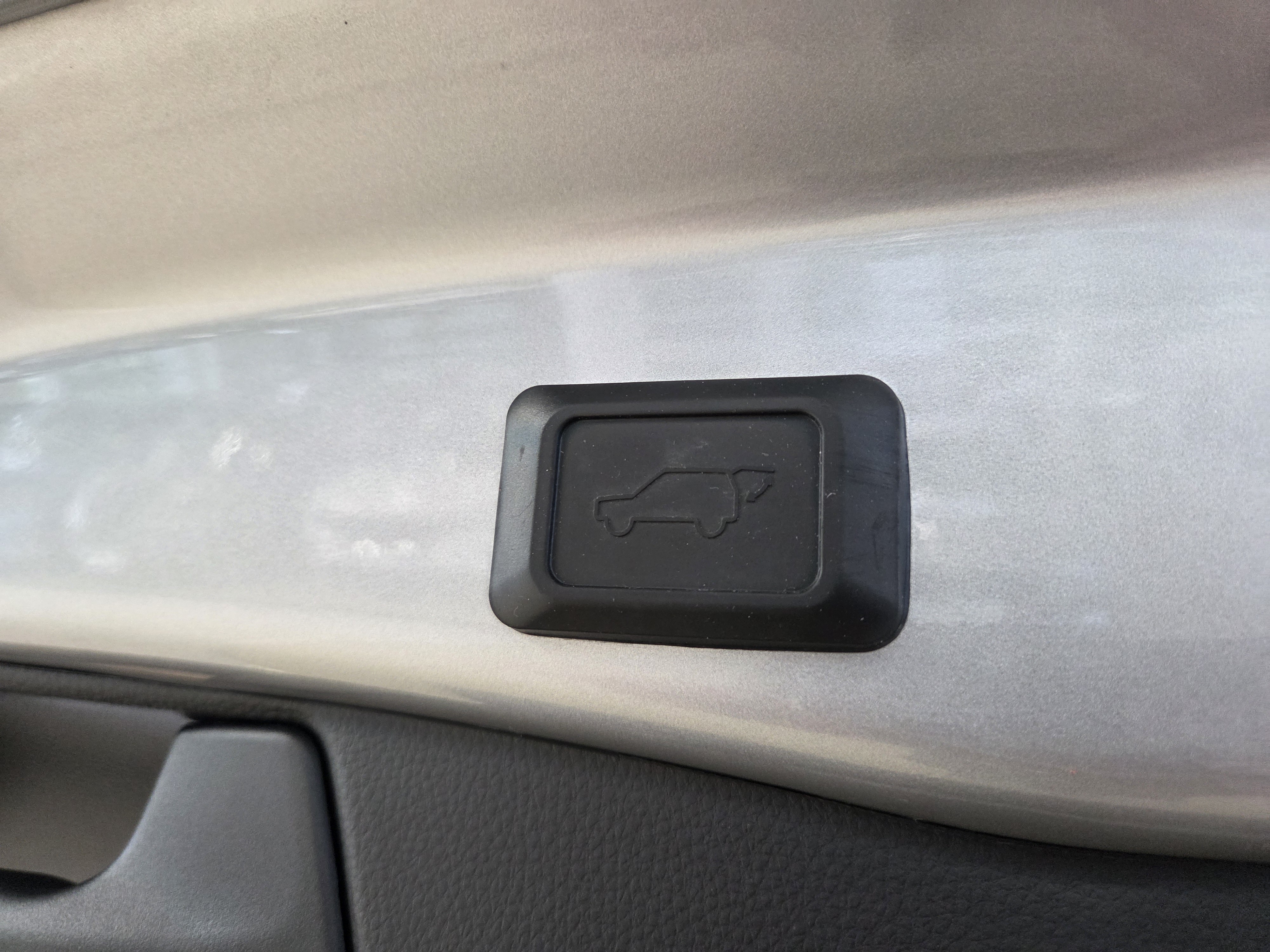 Toyota RAV4 2,5 HYBRID BUSINESS TAKUU 12KK/20TKM