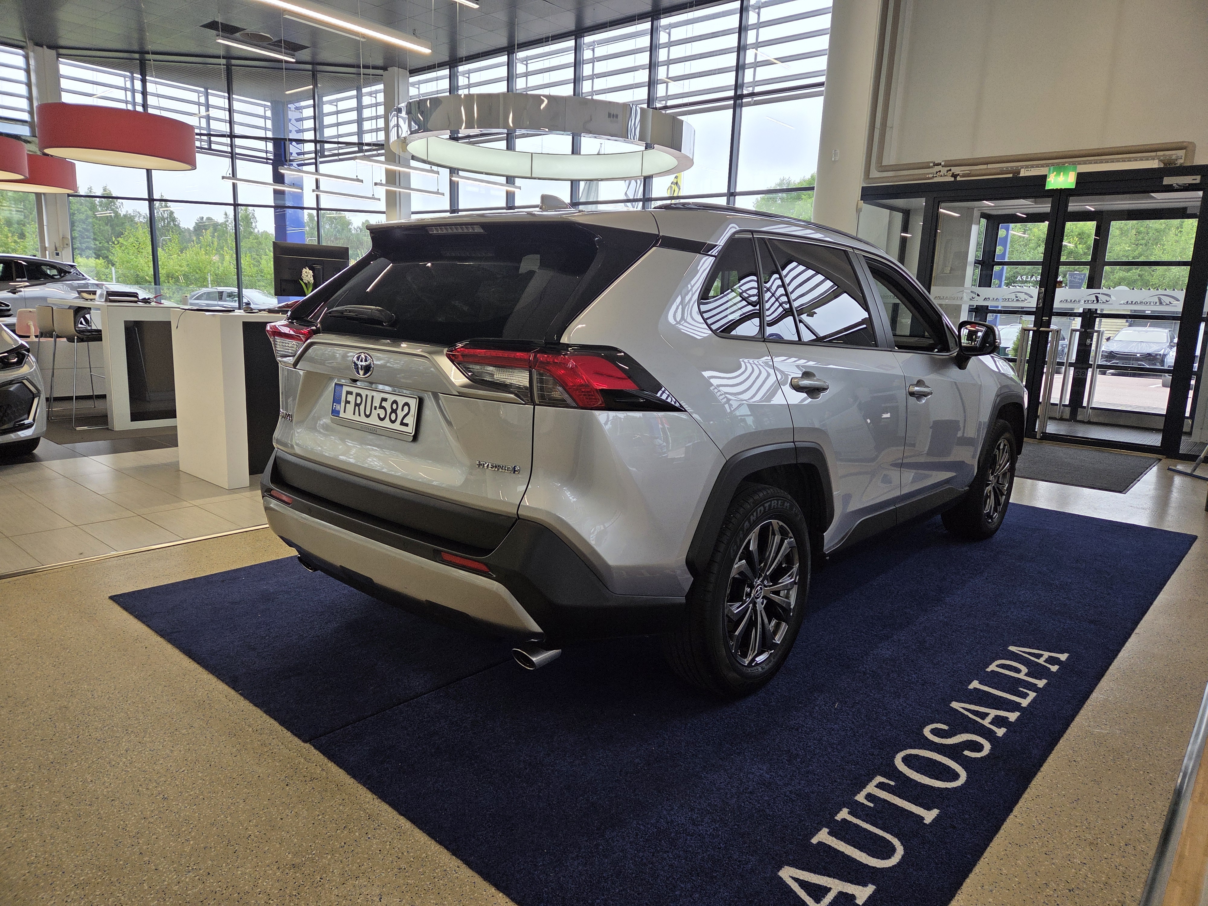 Toyota RAV4 2,5 HYBRID BUSINESS TAKUU 12KK/20TKM
