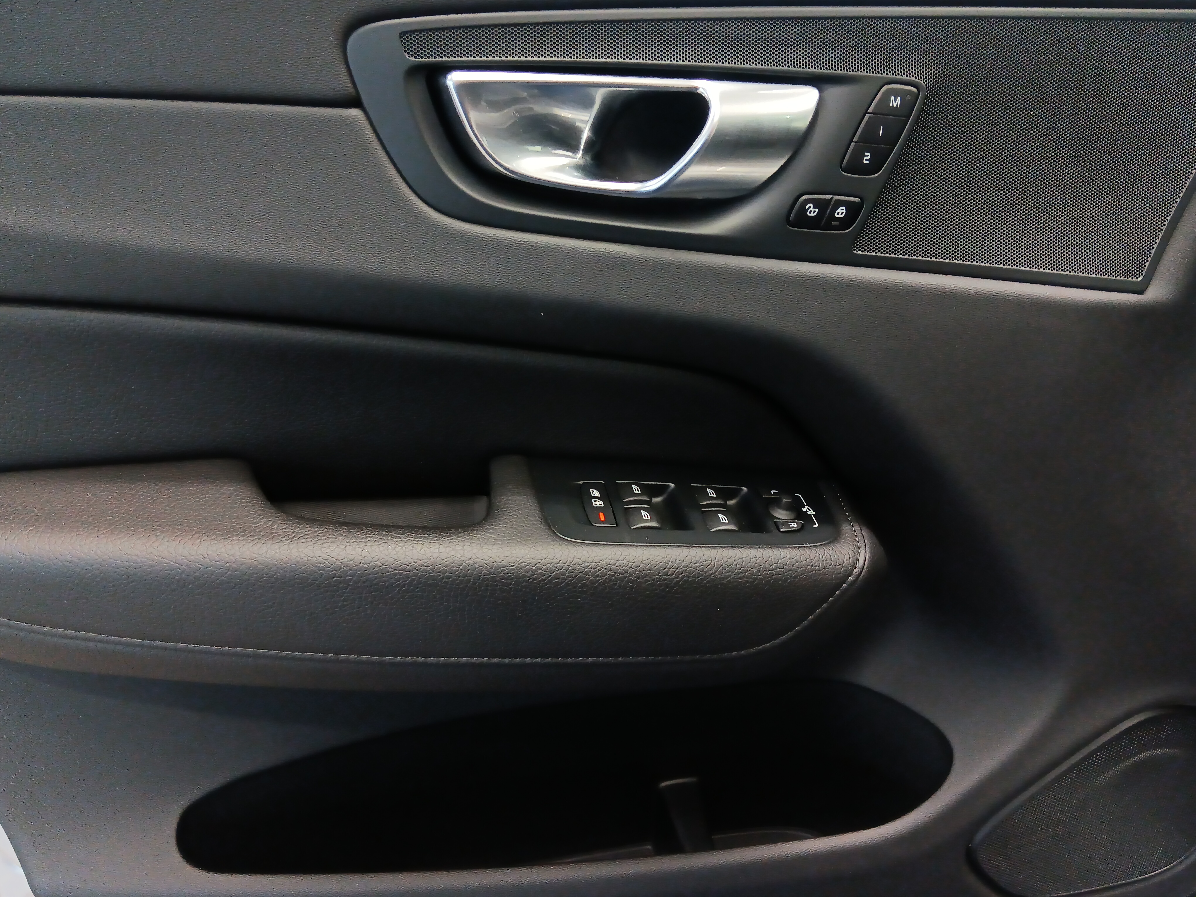 Volvo XC60 T8 TWE AWD INSCRIPTION TAKUU 12KK/20TKM