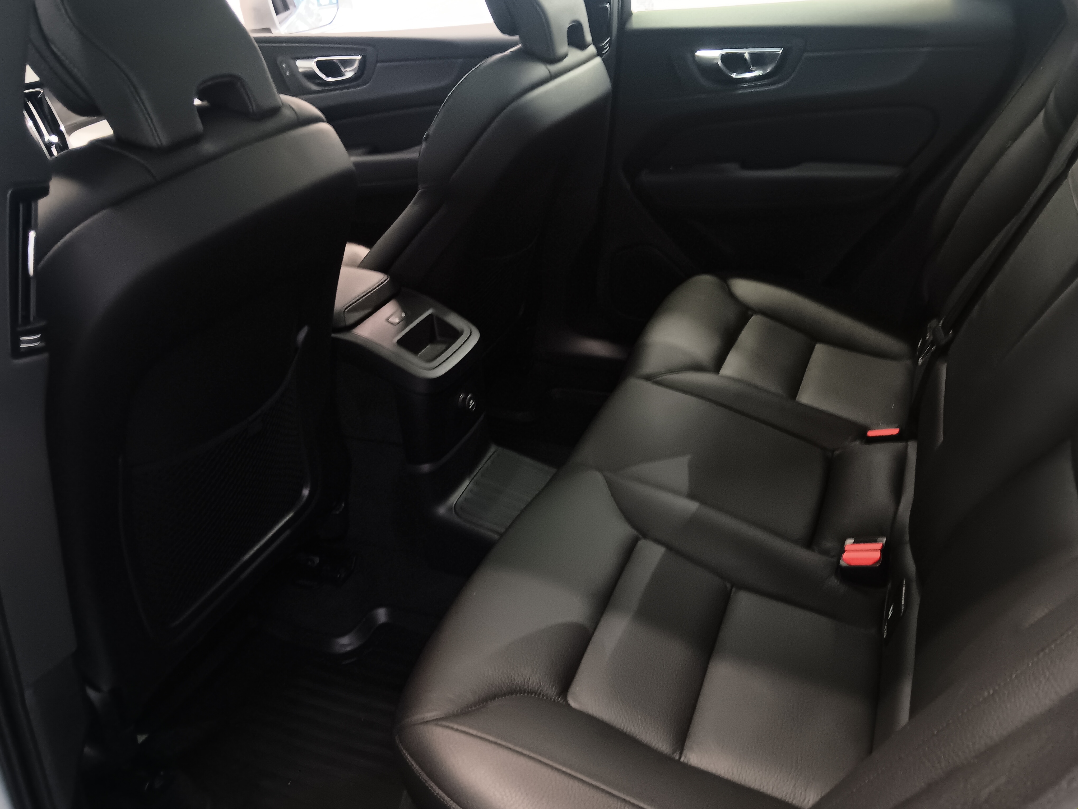 Volvo XC60 T8 TWE AWD INSCRIPTION TAKUU 12KK/20TKM