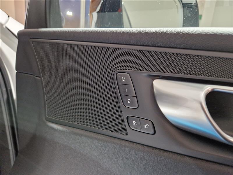 Volvo XC60 T8 AWD LONG RANGE HIGH PERFORMANCE PLUS DARK AUT