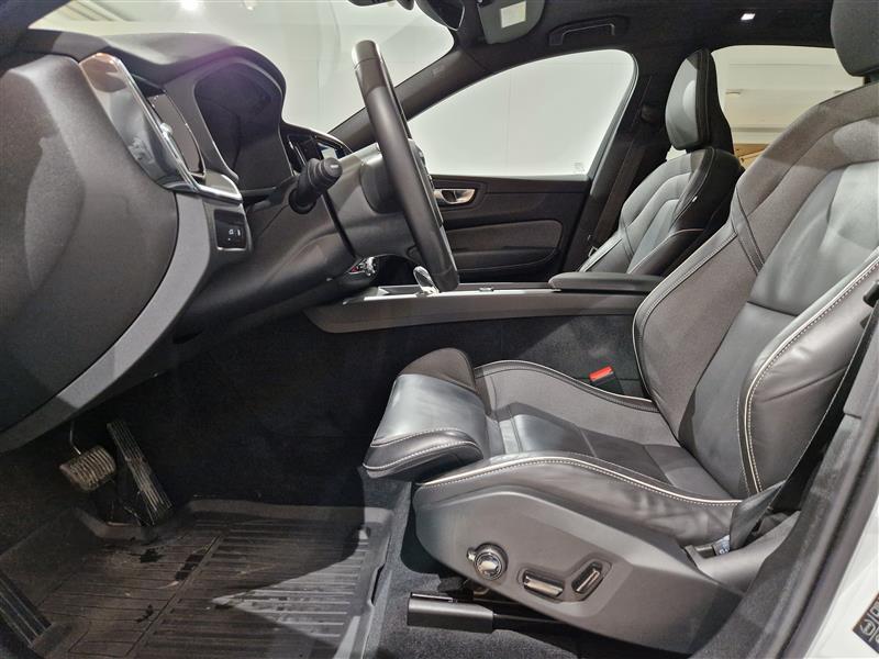 Volvo XC60 T8 AWD LONG RANGE HIGH PERFORMANCE PLUS DARK AUT