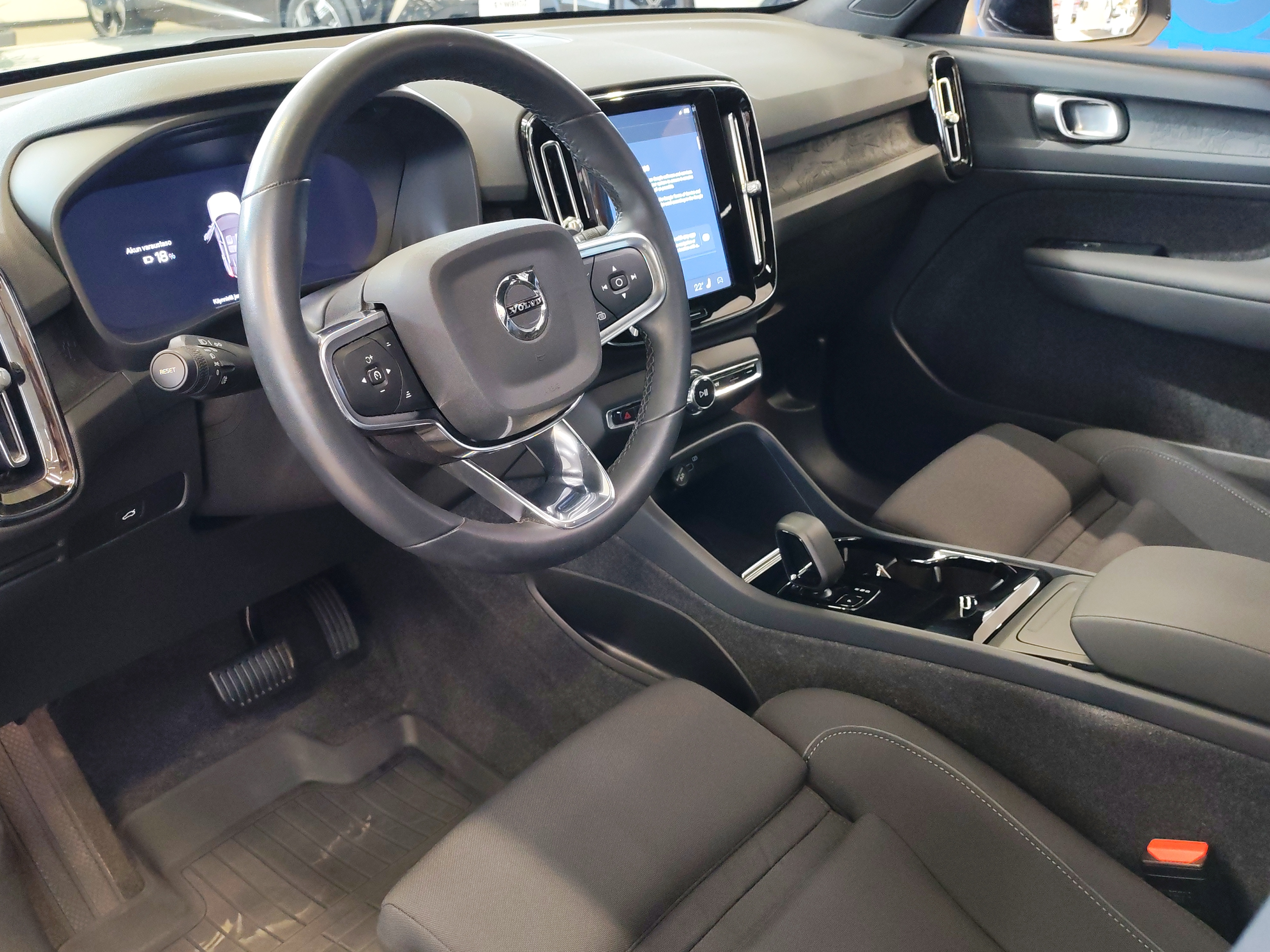 Volvo C40 2024, photo 4/20