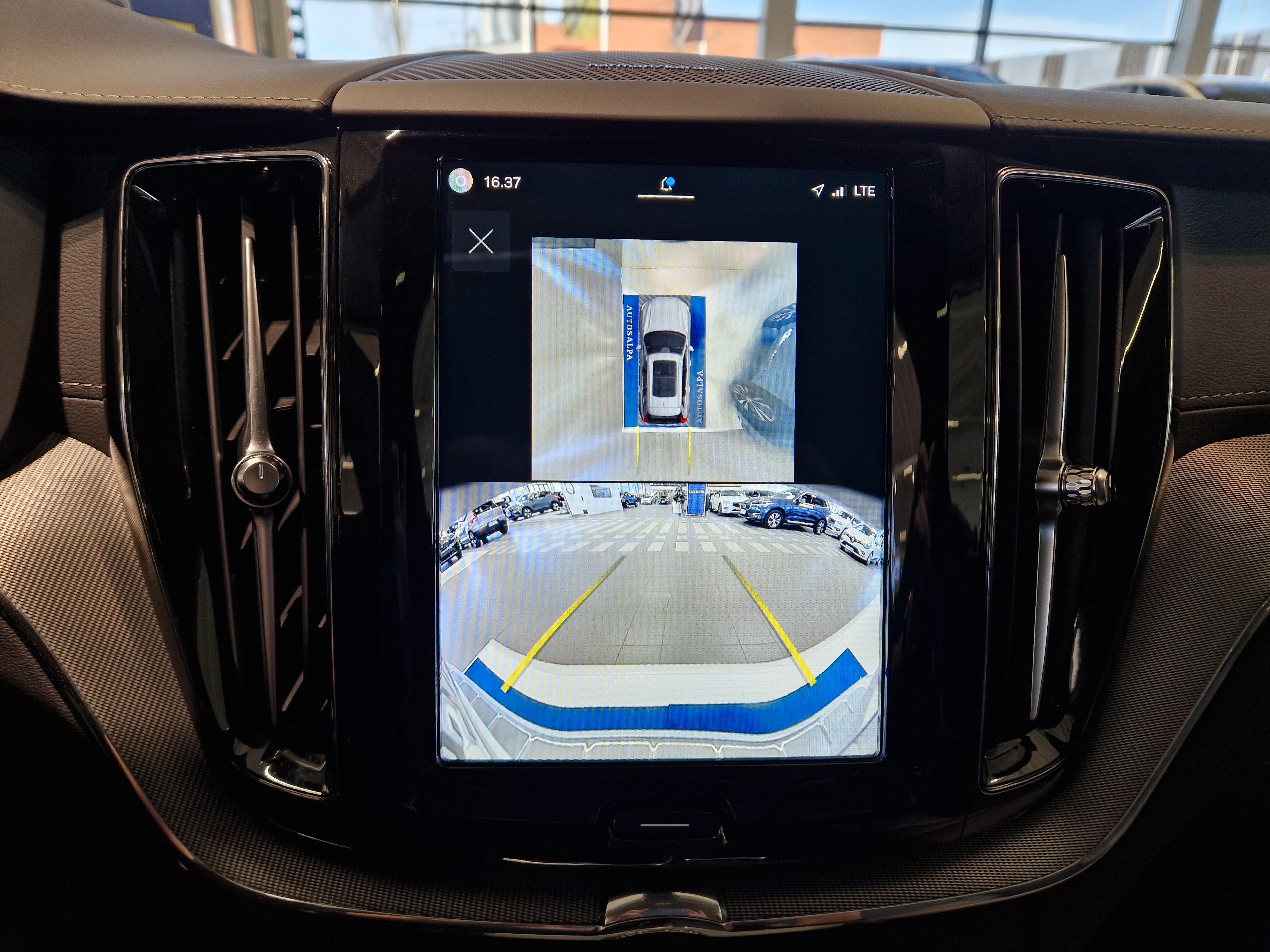 Volvo XC60 T8 AWD LONG RANGE ULTIMATE DARK TAKUU 24KK/40TKM