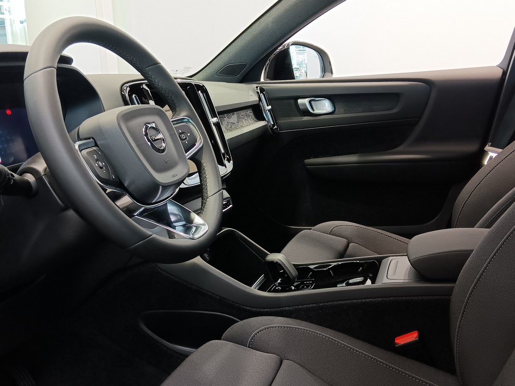 Volvo C40 RECHARGE SINGLE PLUS.