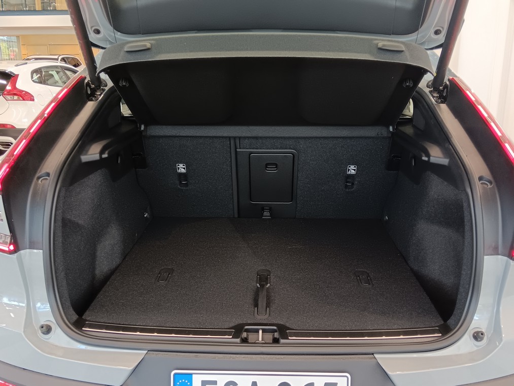 Volvo C40 RECHARGE SINGLE PLUS.