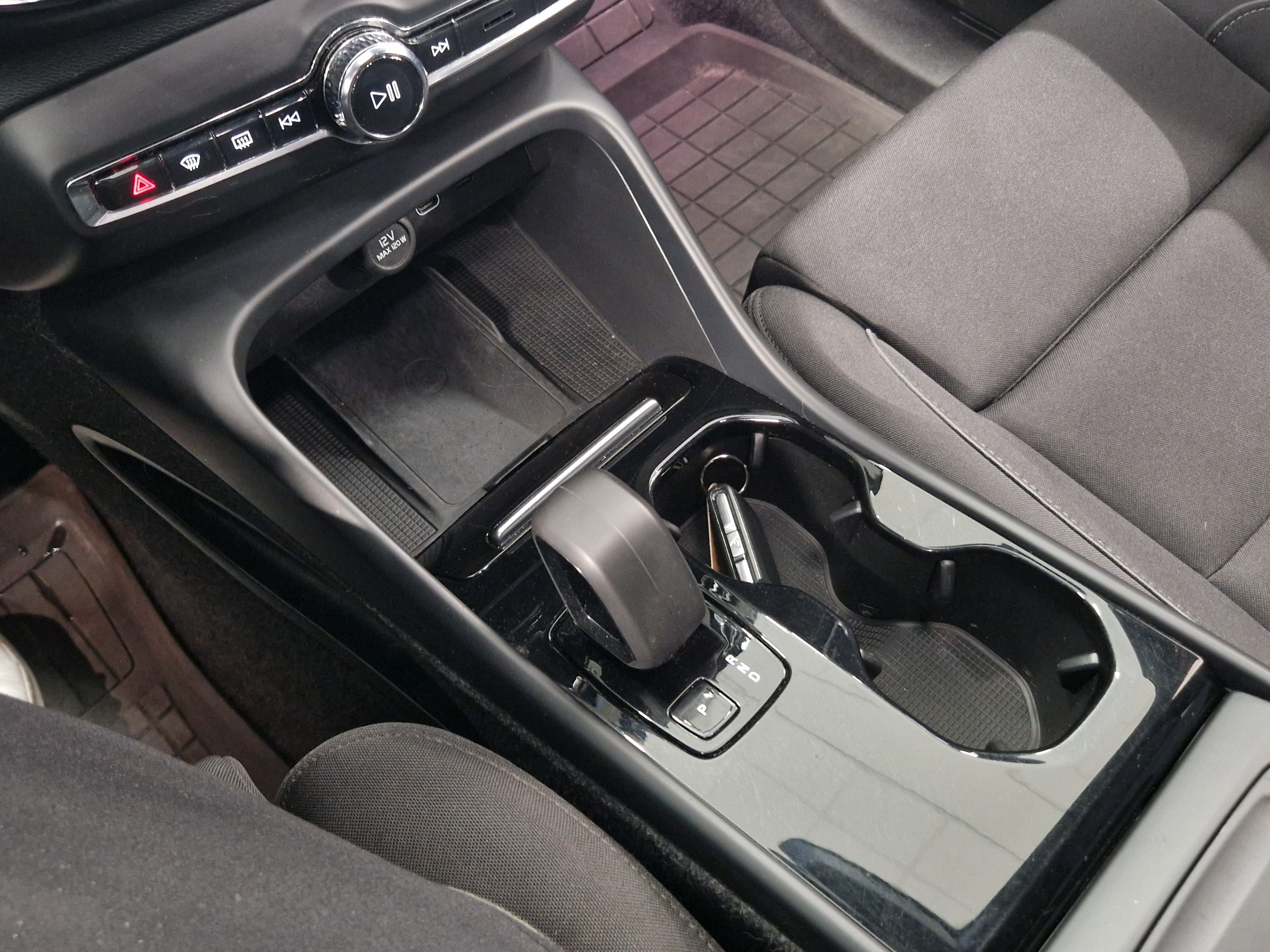 Volvo XC40 RECHARGE SINGLE CORE TAKUU 24KK/40TKM.