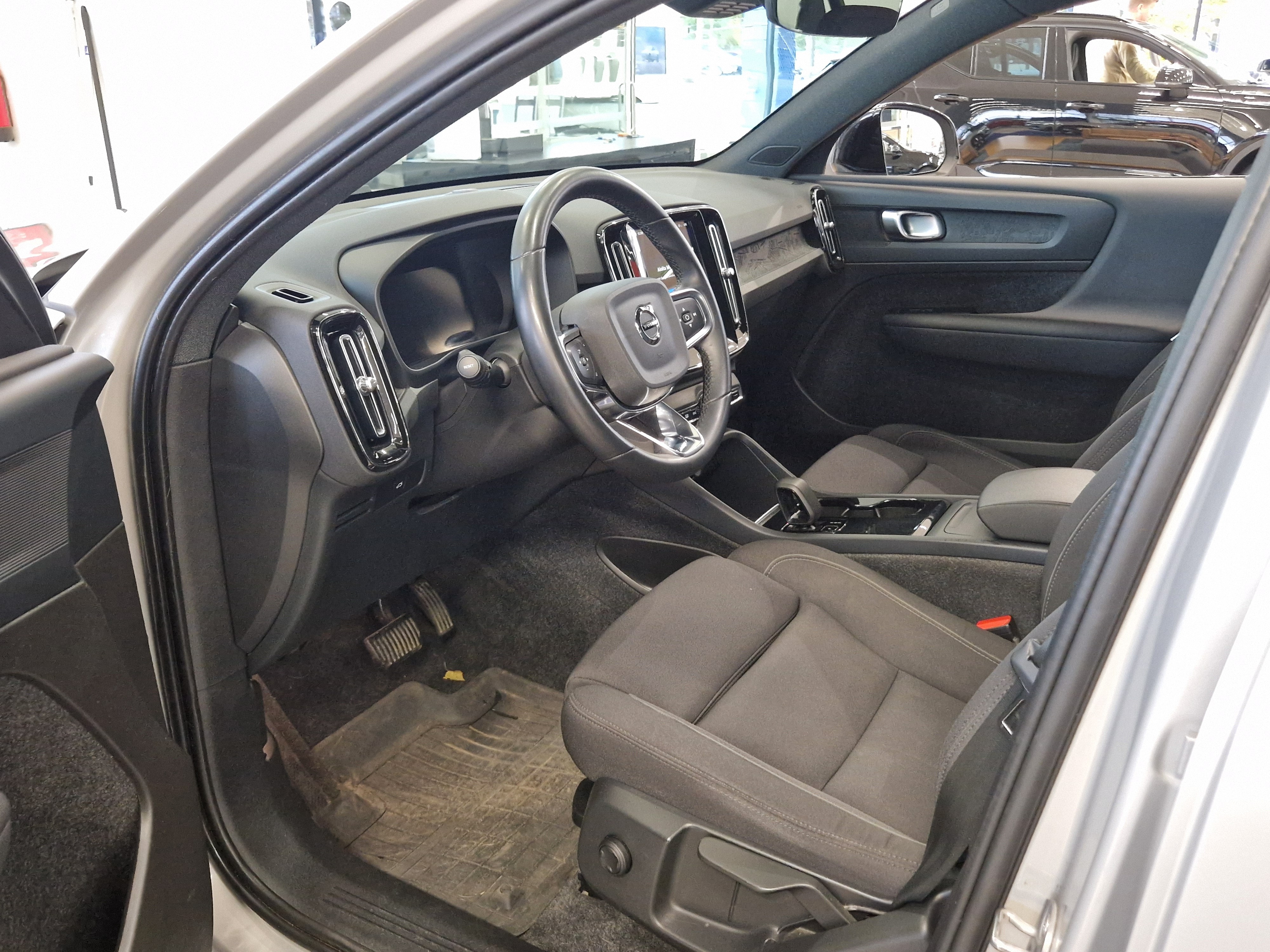 Volvo XC40 RECHARGE SINGLE CORE TAKUU 24KK/40TKM.