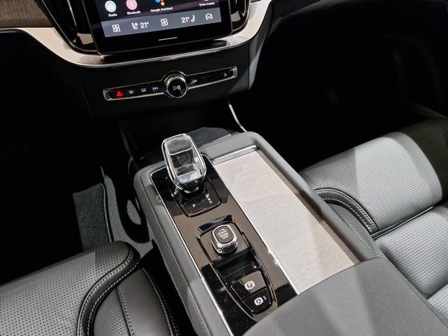 Volvo XC90 T8 AWD LONG RANGE ULTRA DARK