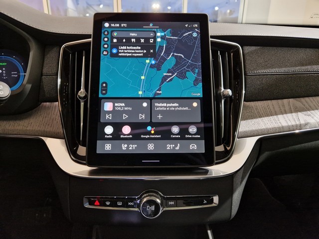 Volvo XC90 T8 AWD LONG RANGE ULTRA DARK.