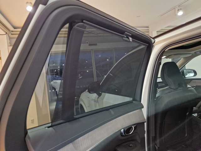 Volvo XC90 T8 AWD LONG RANGE ULTRA DARK.