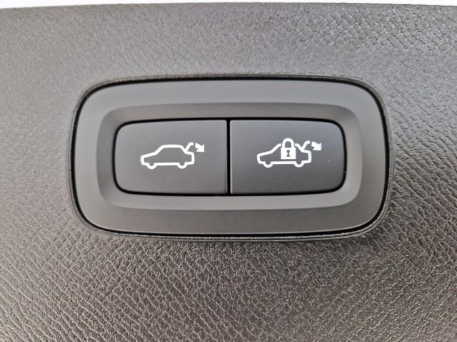 Volvo XC90 T8 AWD LONG RANGE ULTRA DARK