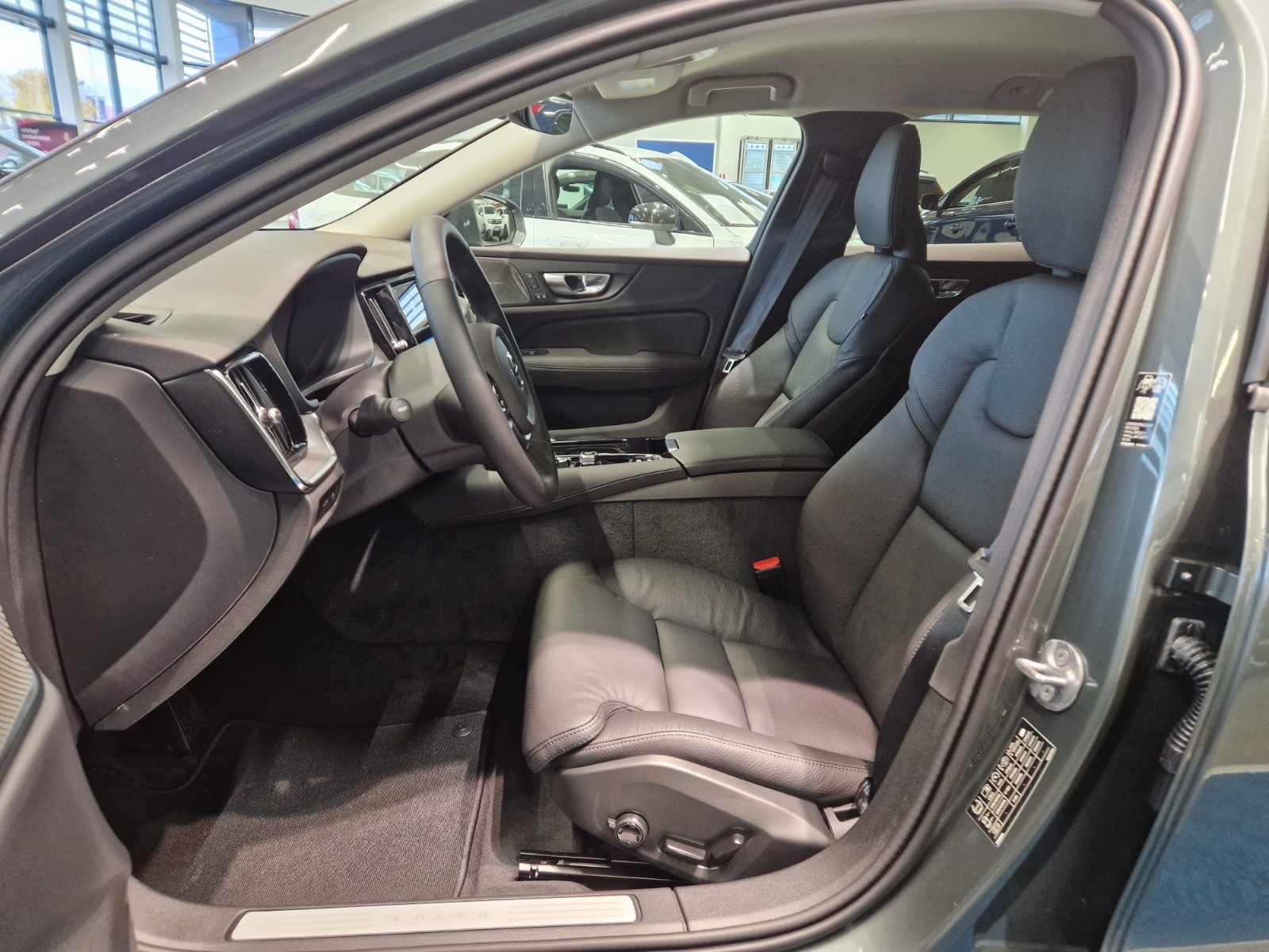 Volvo V60 T6 AWD LONG RANGE PLUS BRIGHT.