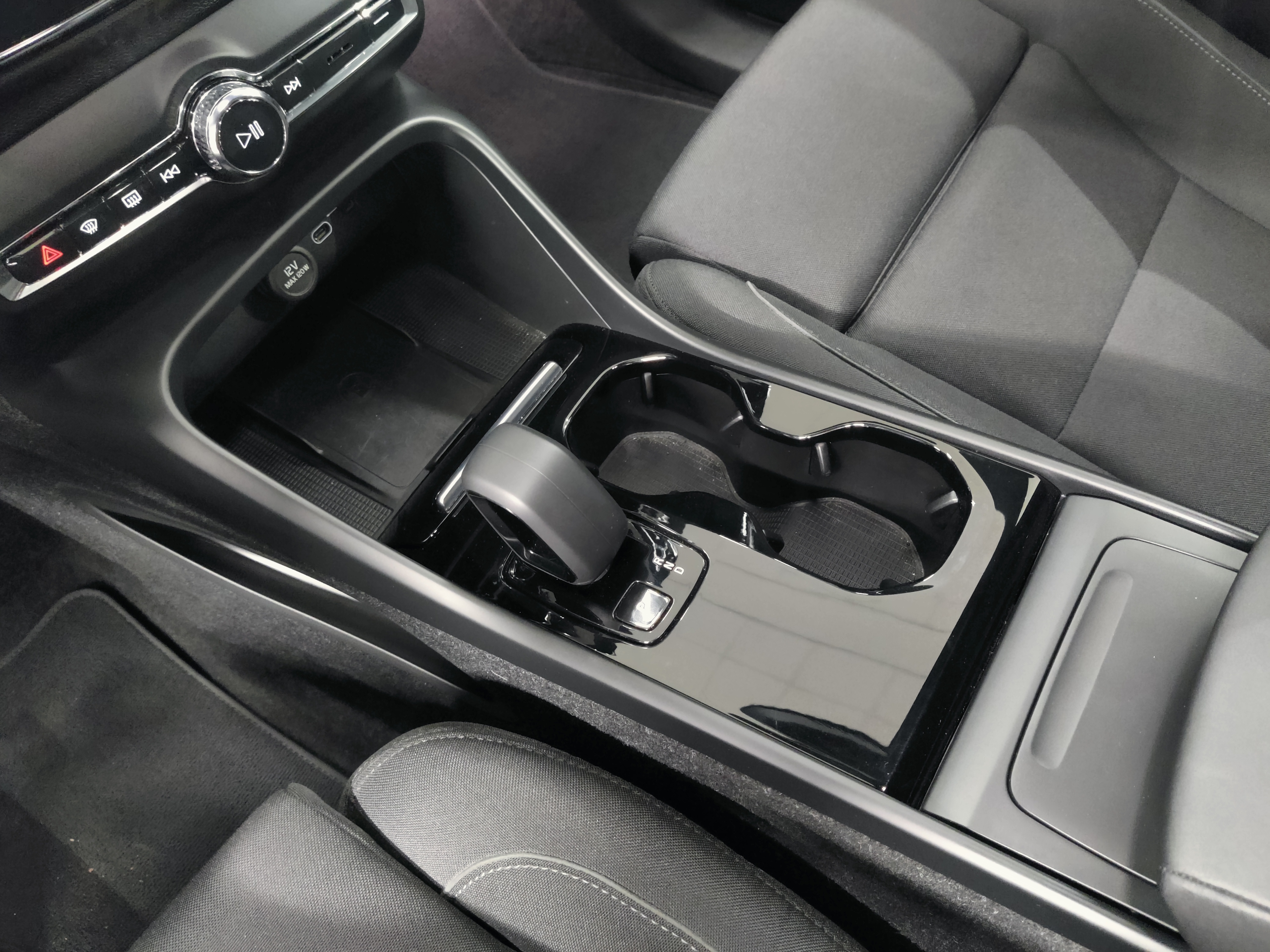 Volvo XC40 RECHARGE PLUS TAKUU 24KK/40TKM